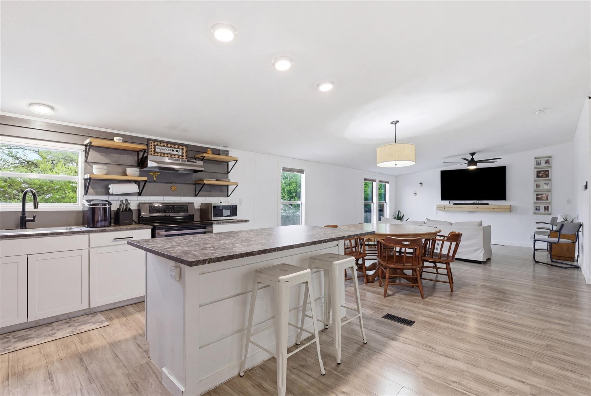 580 Railyard Dr, Kyle, TX 78640