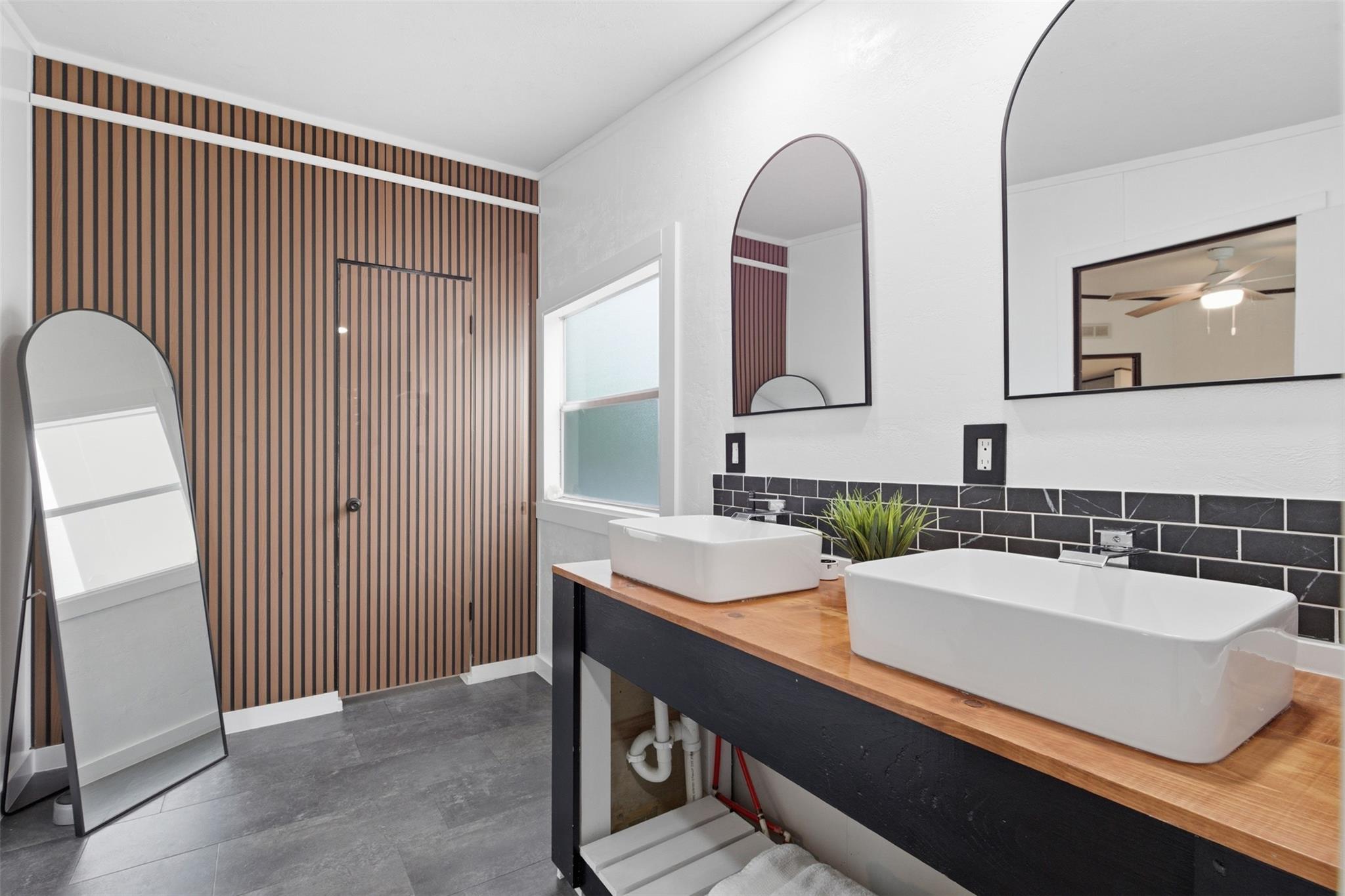 580 Railyard Dr, Kyle, TX 78640