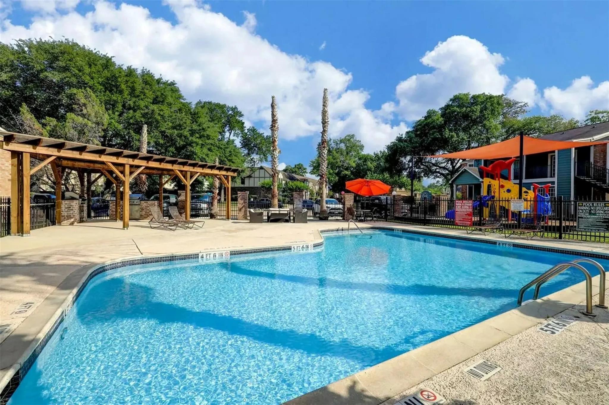 851 Threadneedle St # 402, Houston, TX 77079