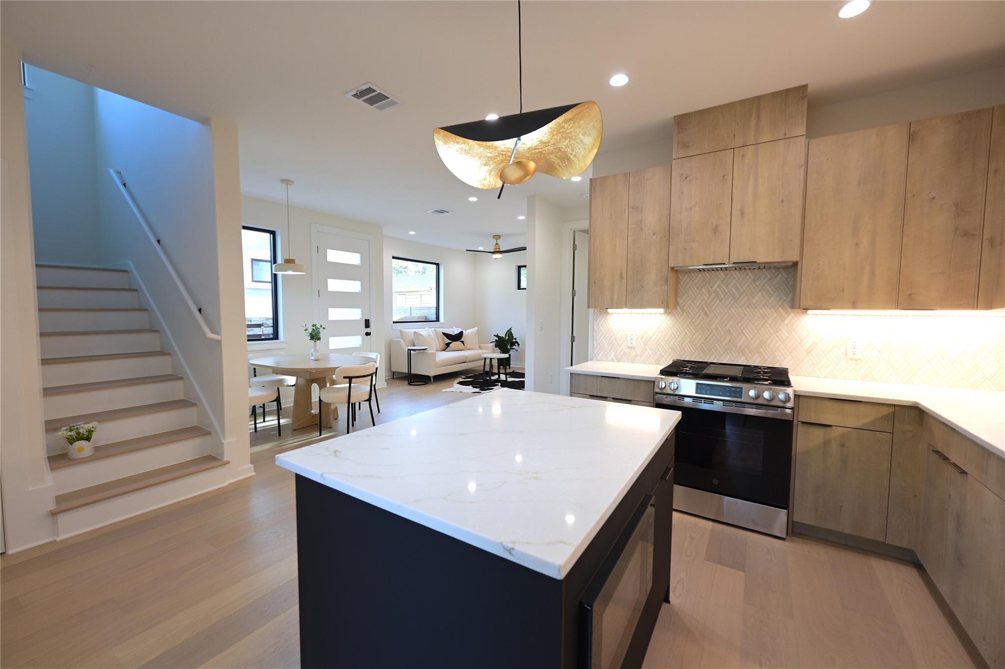 4410 Glomar Ave # 2, Austin, TX 78721