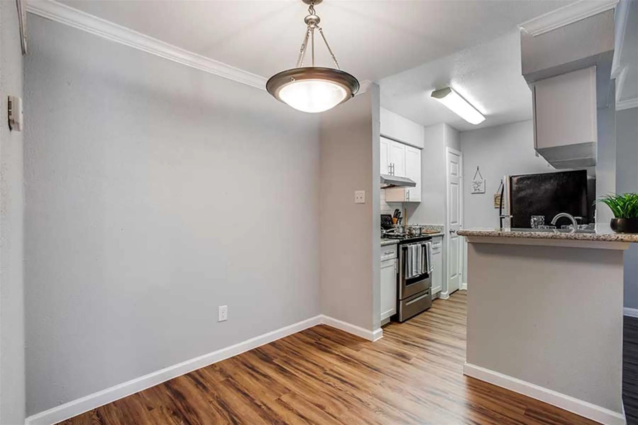 851 Threadneedle St # 303, Houston, TX 77079