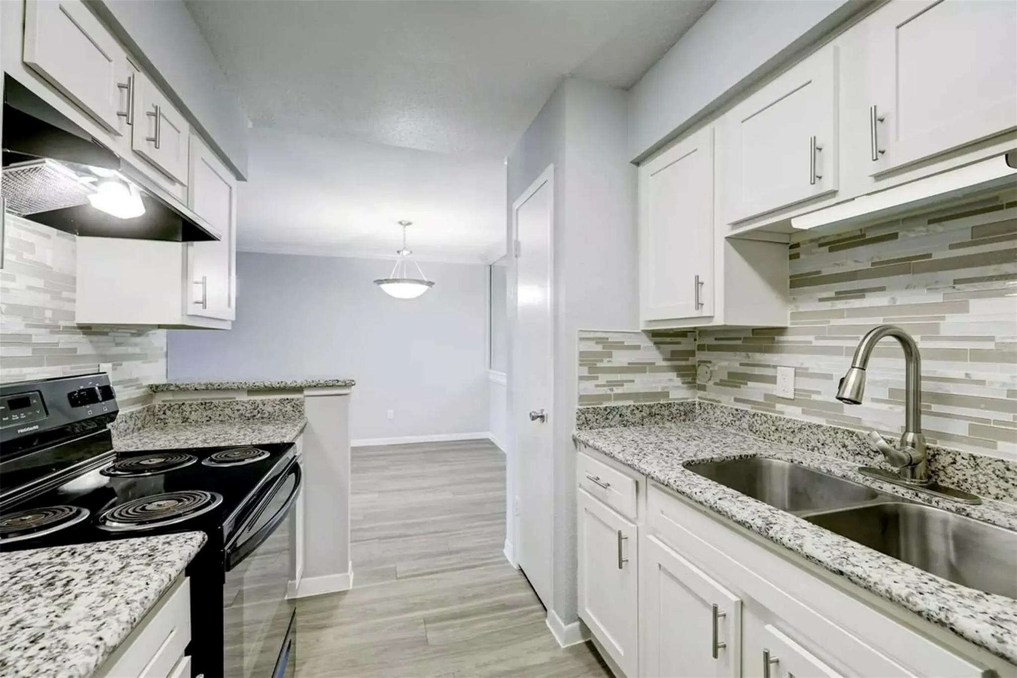 851 Threadneedle St # 303, Houston, TX 77079