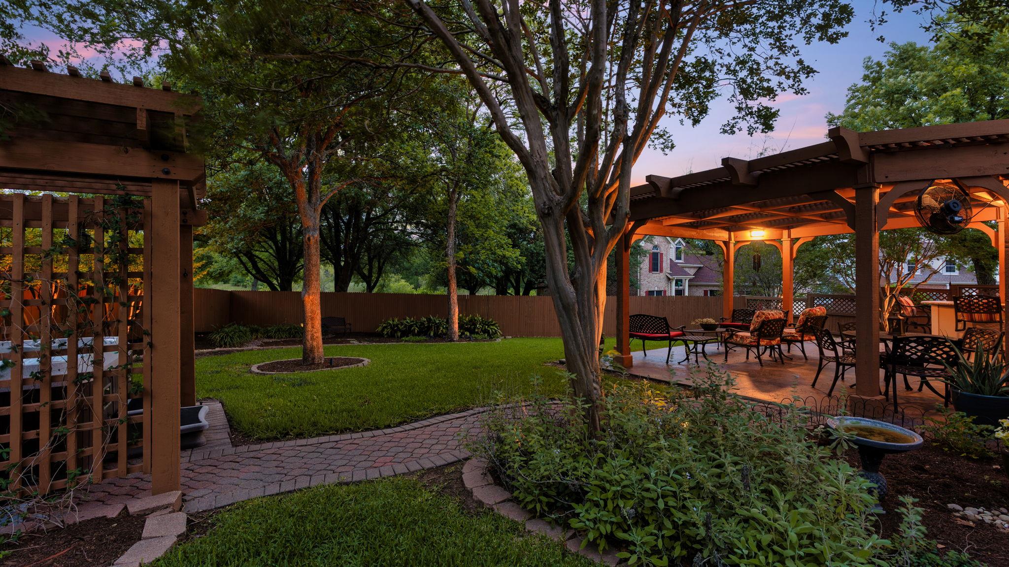 6305 THIRLMARE Ct, Austin, TX 78754