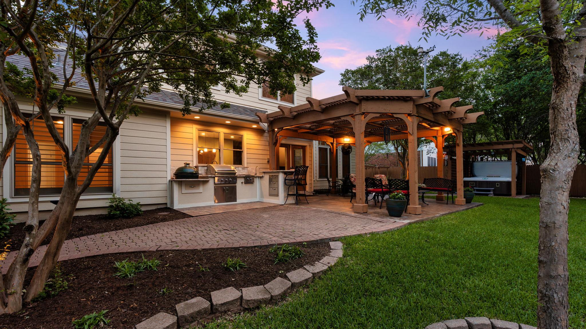 6305 THIRLMARE Ct, Austin, TX 78754