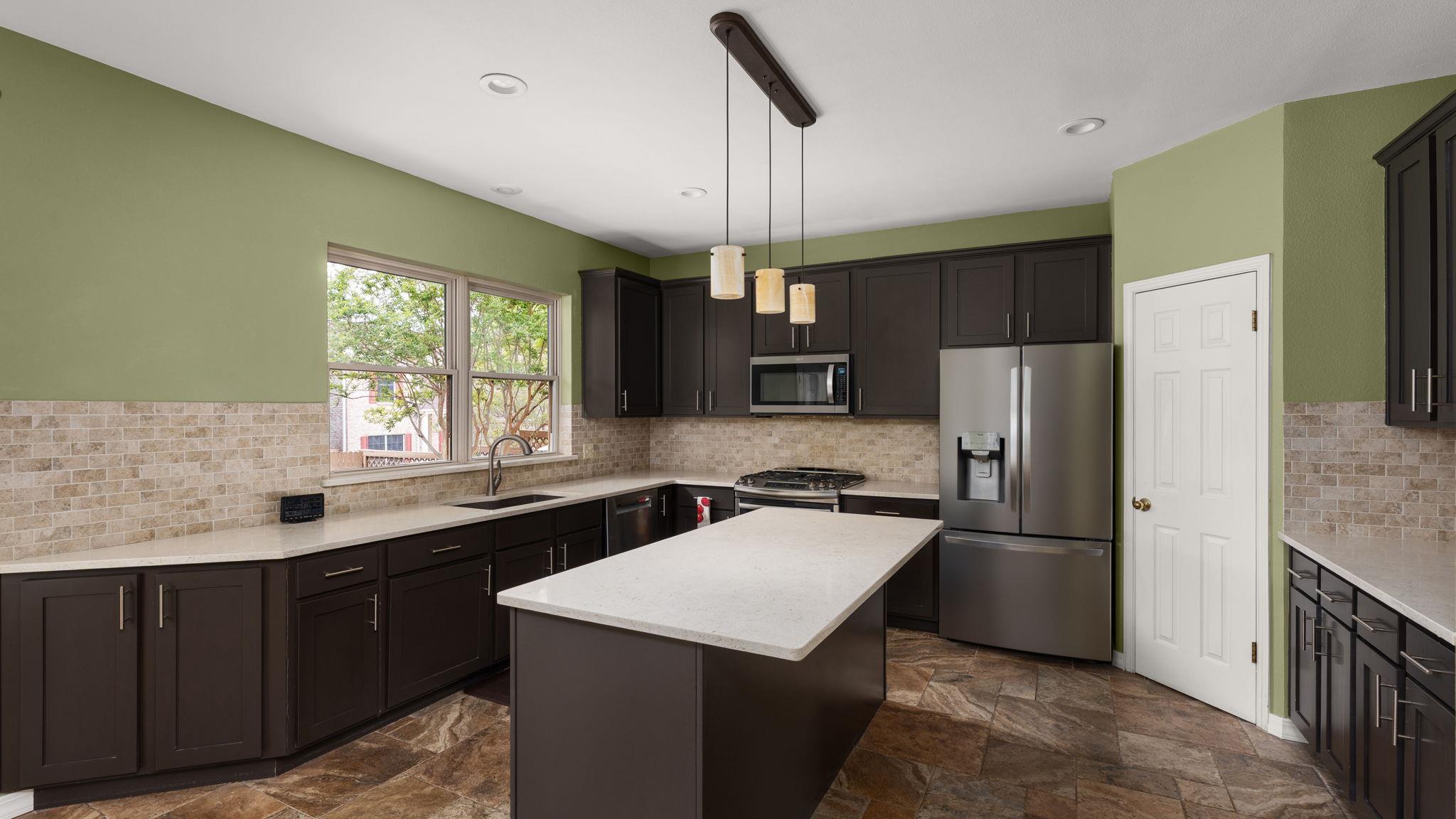 6305 THIRLMARE Ct, Austin, TX 78754