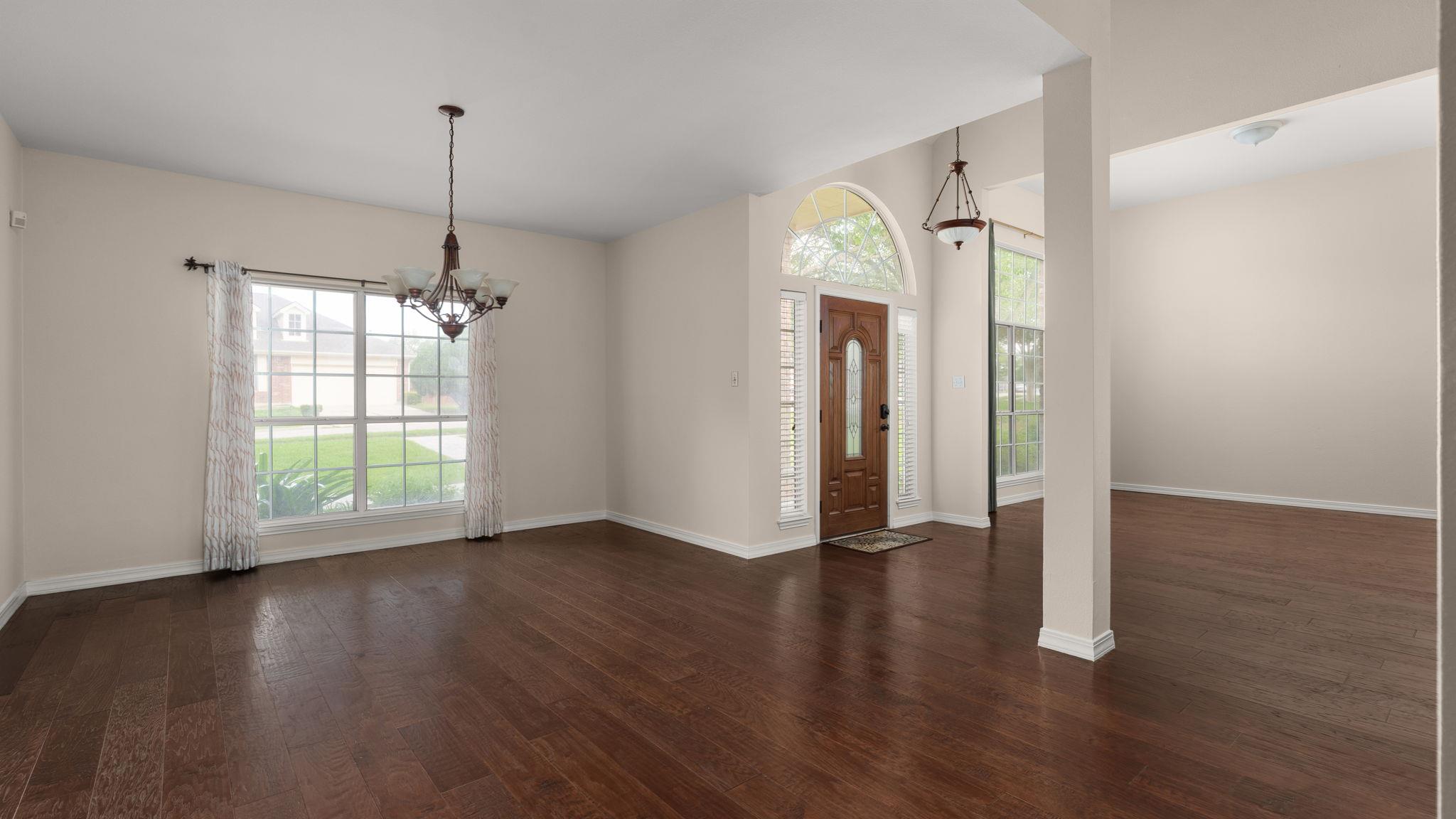 6305 THIRLMARE Ct, Austin, TX 78754