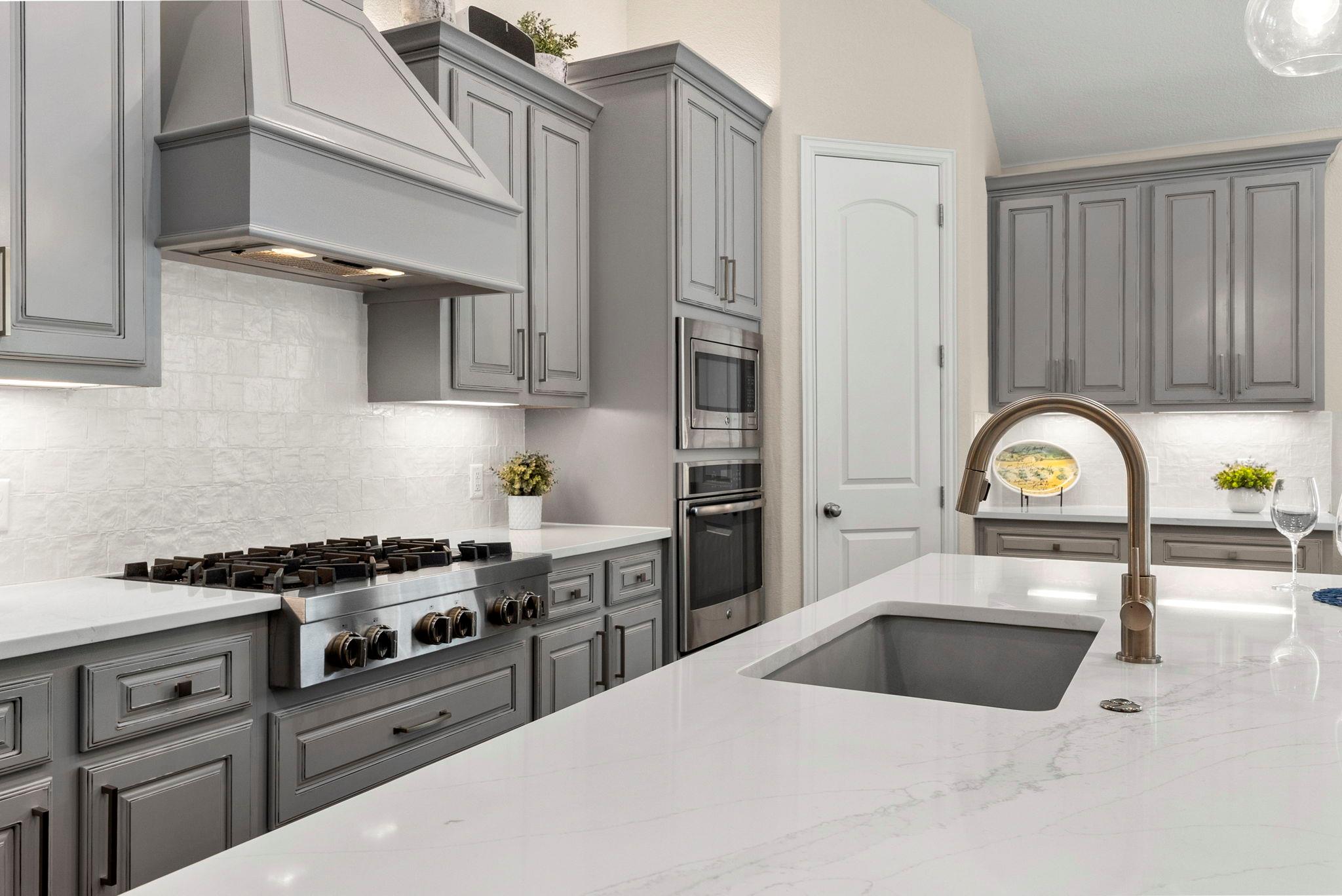 307 Maxwell Way # 20, Lakeway, TX 78738