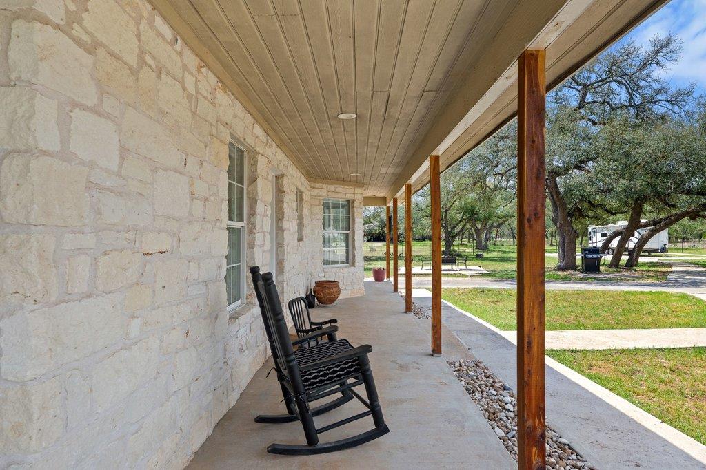 8139 Ozark Dr, San Marcos, TX 78666