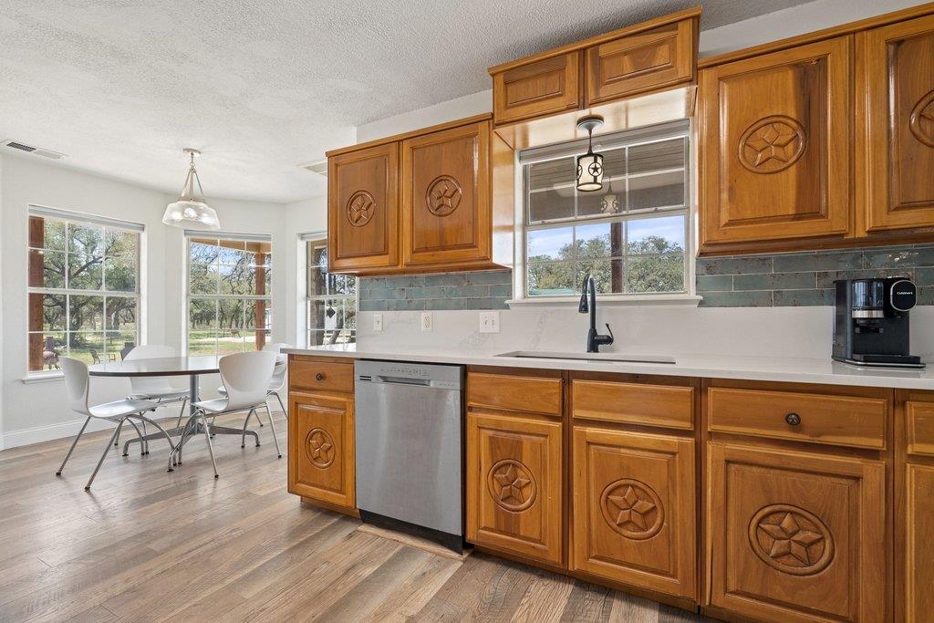 8139 Ozark Dr, San Marcos, TX 78666