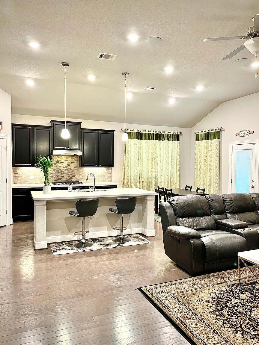 4221 Borho Ranch St, Leander, TX 78641