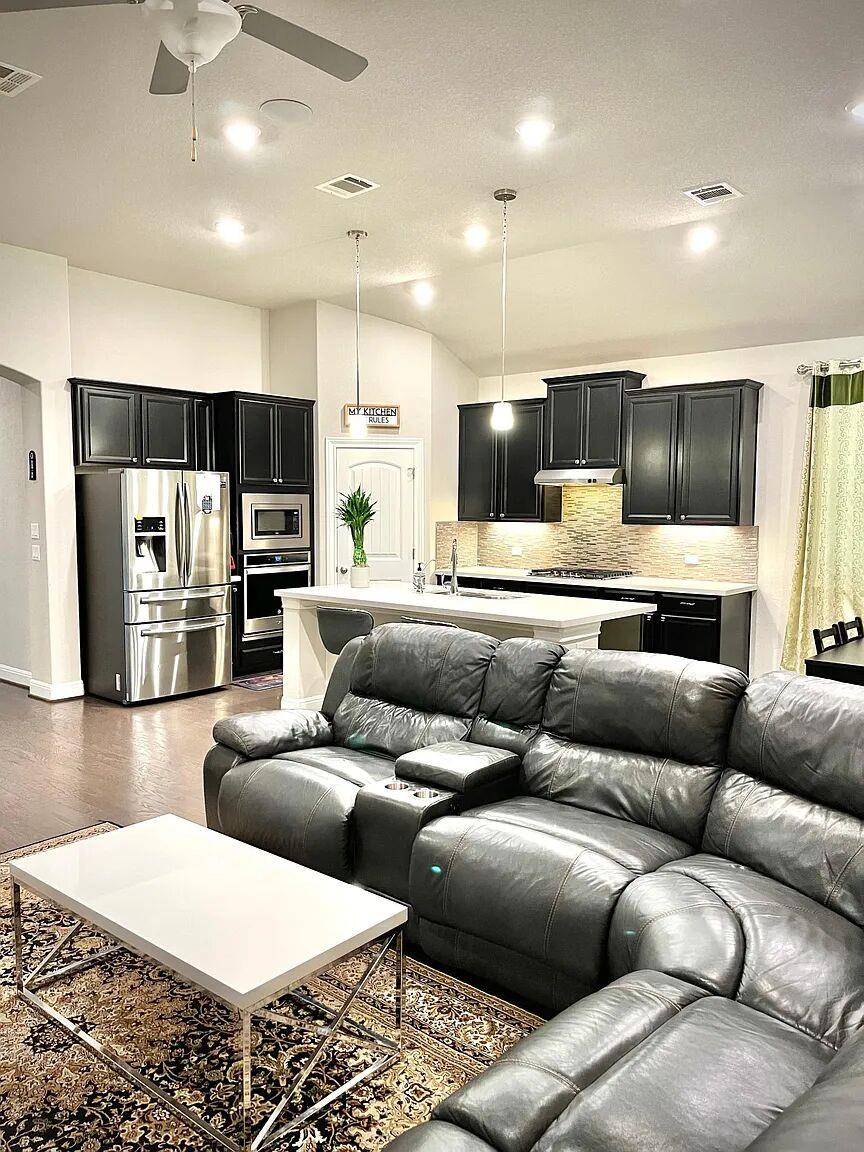 4221 Borho Ranch St, Leander, TX 78641