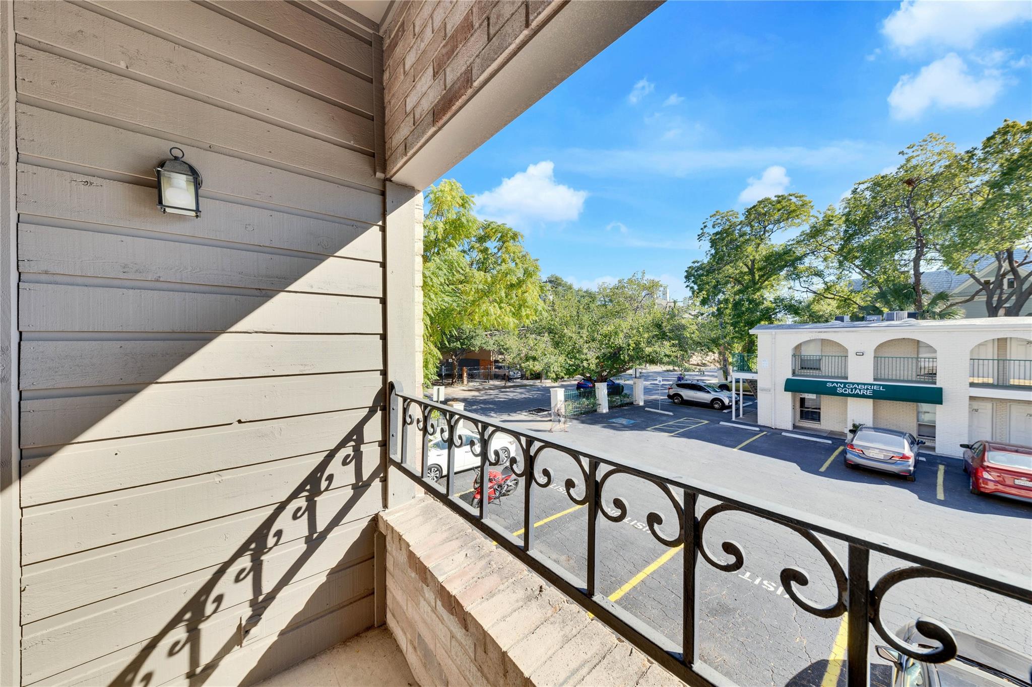 2216 San Gabriel St # 204, Austin, TX 78705