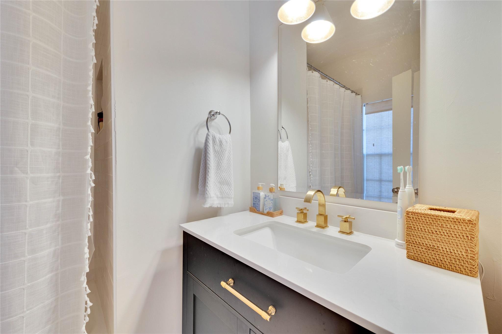 2216 San Gabriel St # 204, Austin, TX 78705