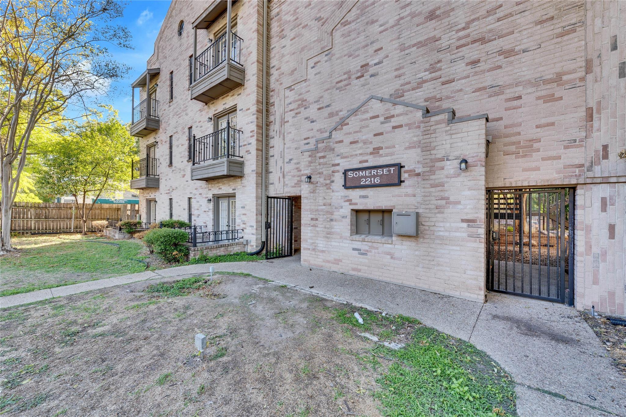 2216 San Gabriel St # 204, Austin, TX 78705