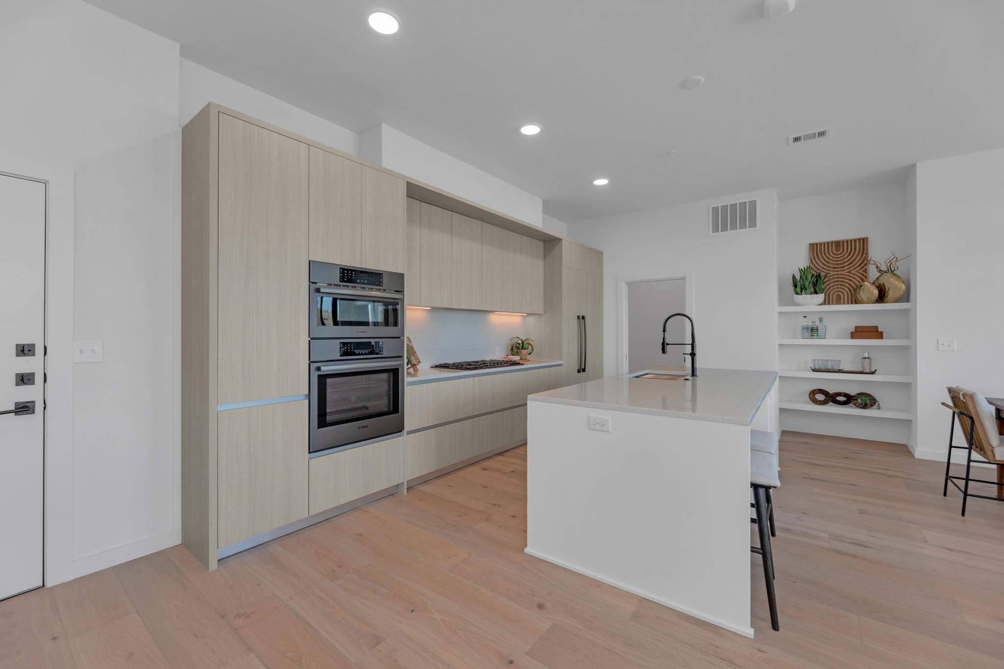 2209 S 1st St # 403, Austin, TX 78704