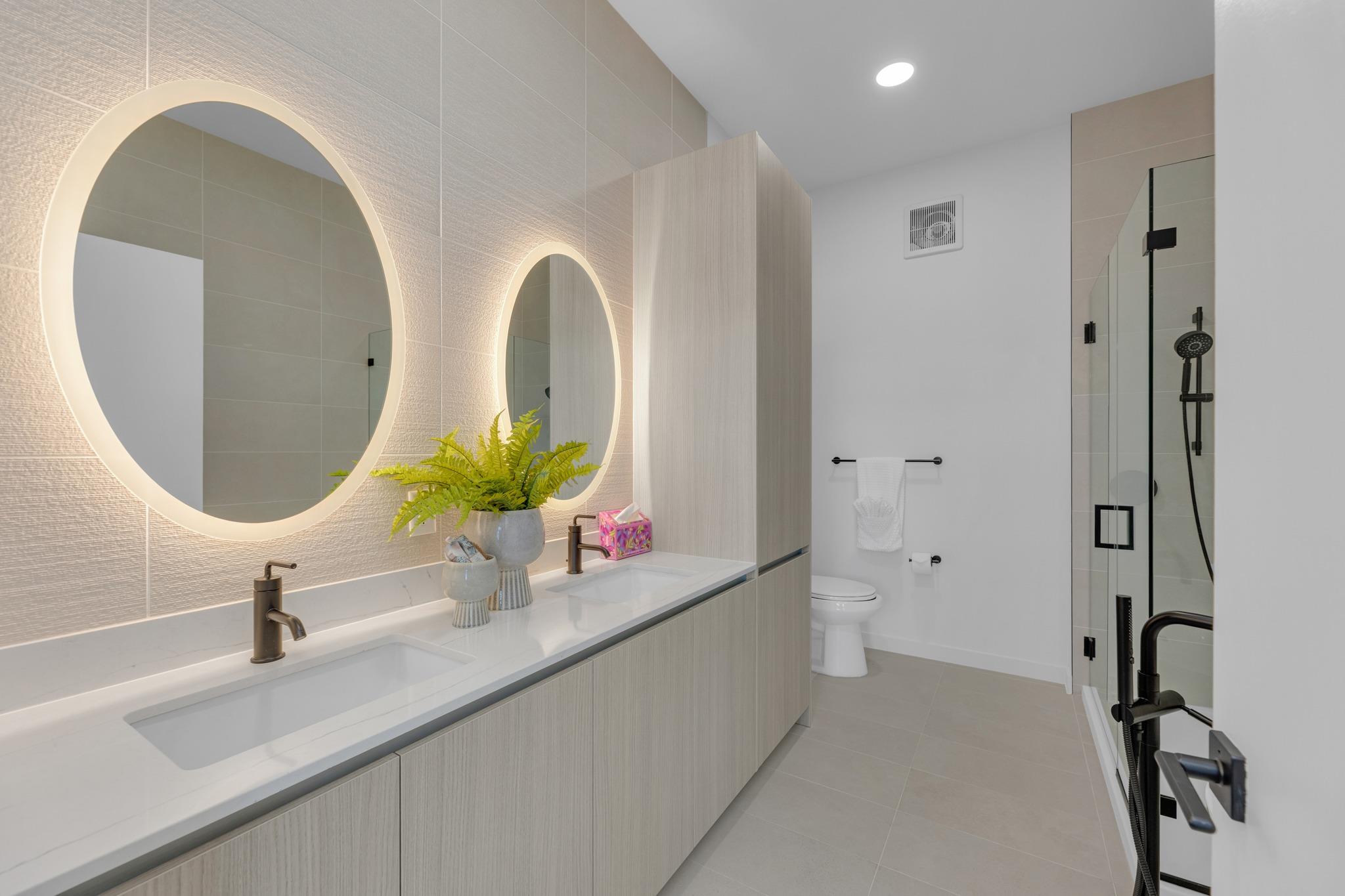 2209 S 1st St # 403, Austin, TX 78704