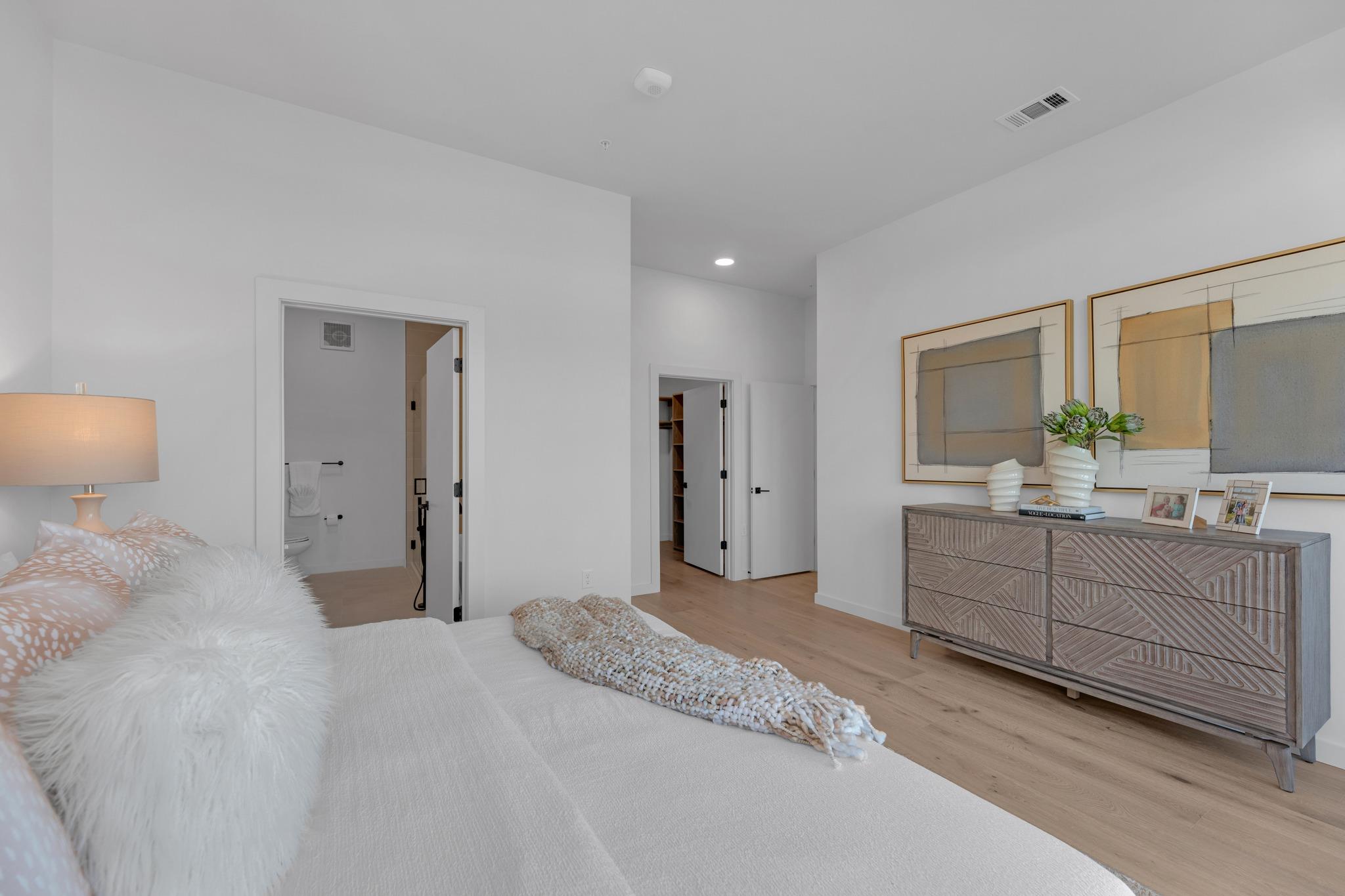 2209 S 1st St # 403, Austin, TX 78704