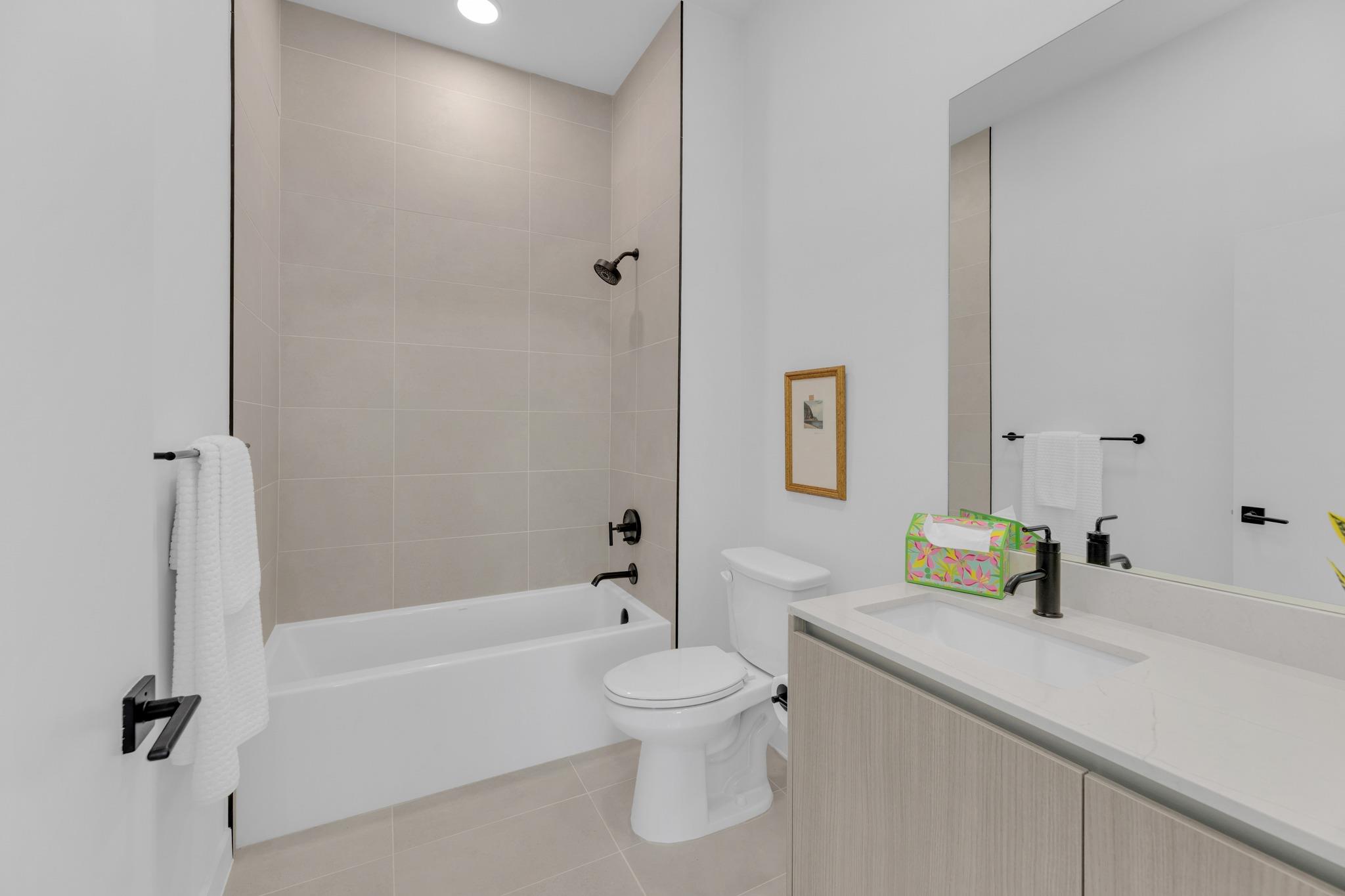 2209 S 1st St # 403, Austin, TX 78704