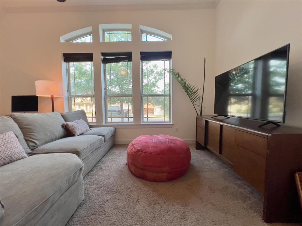300 Grafton Ln, Austin, TX 78737