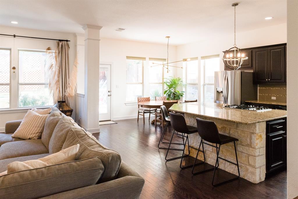 300 Grafton Ln, Austin, TX 78737