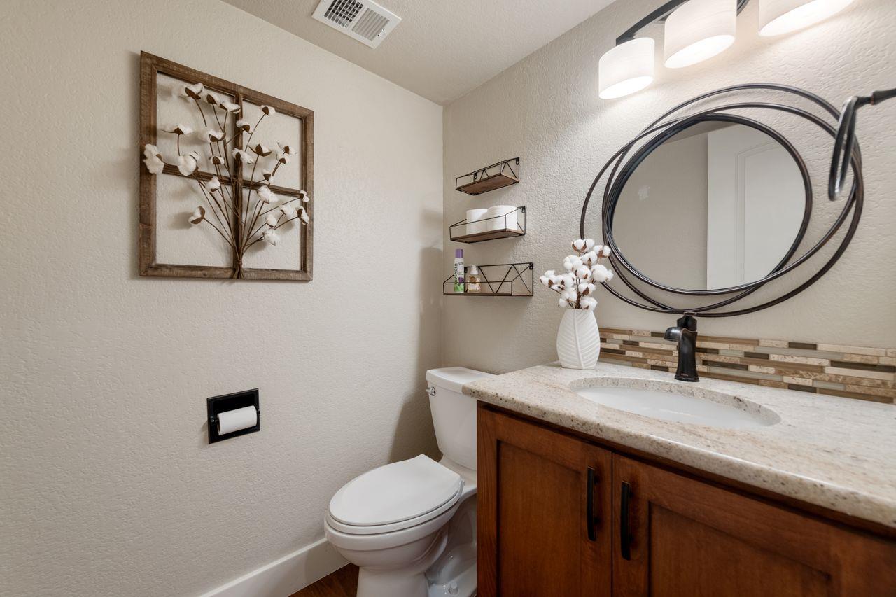 402 Hi Stirrup # E4, Horseshoe Bay, TX 78657