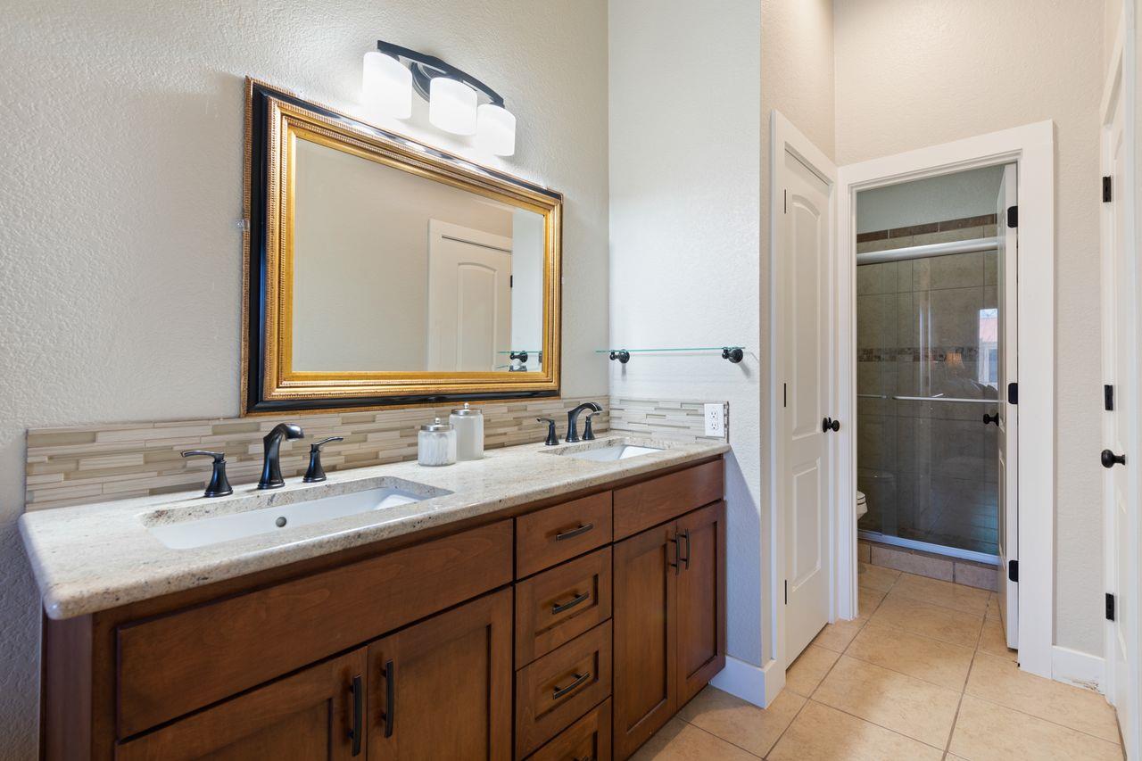 402 Hi Stirrup # E4, Horseshoe Bay, TX 78657