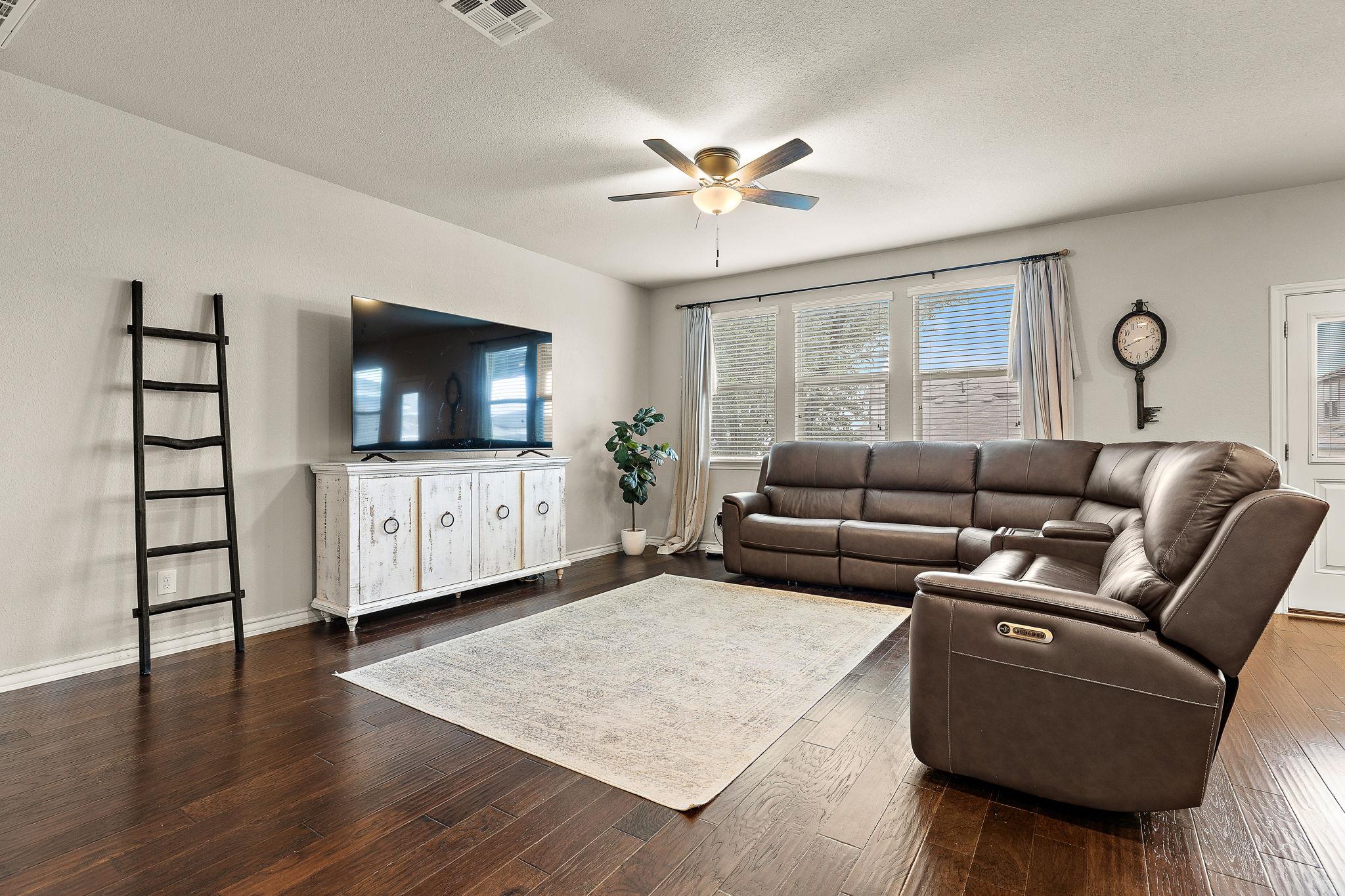 181 Flexus Ln, Liberty Hill, TX 78642
