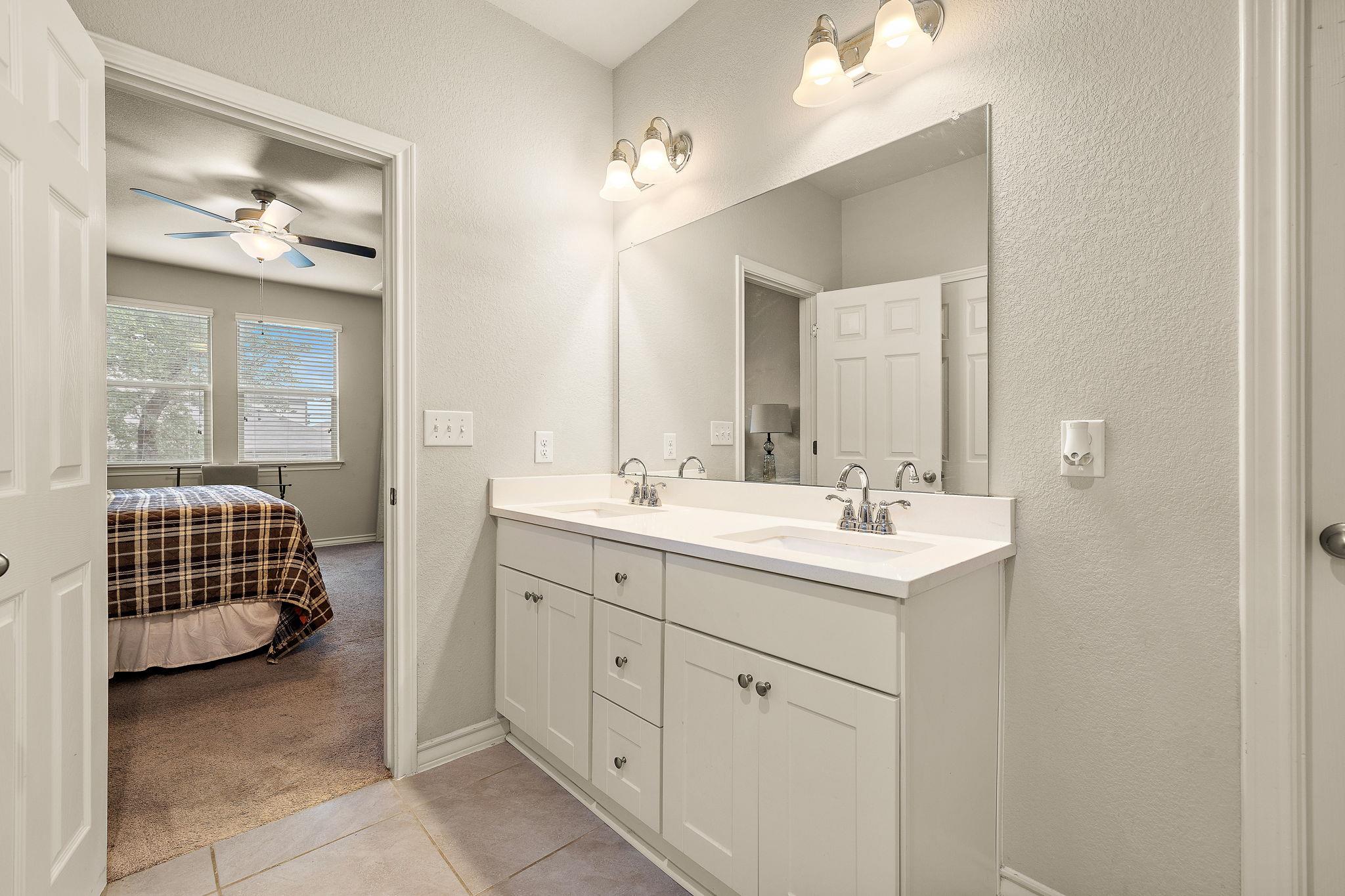 181 Flexus Ln, Liberty Hill, TX 78642