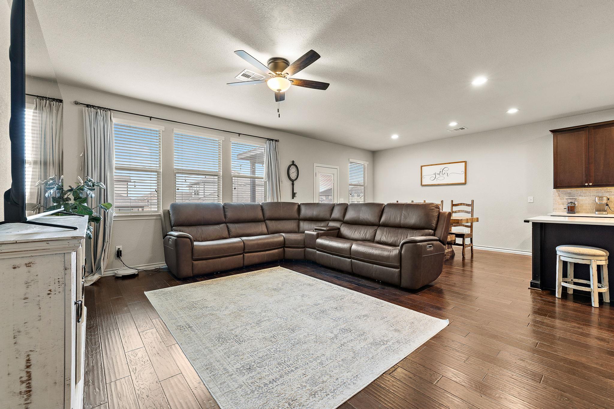 181 Flexus Ln, Liberty Hill, TX 78642