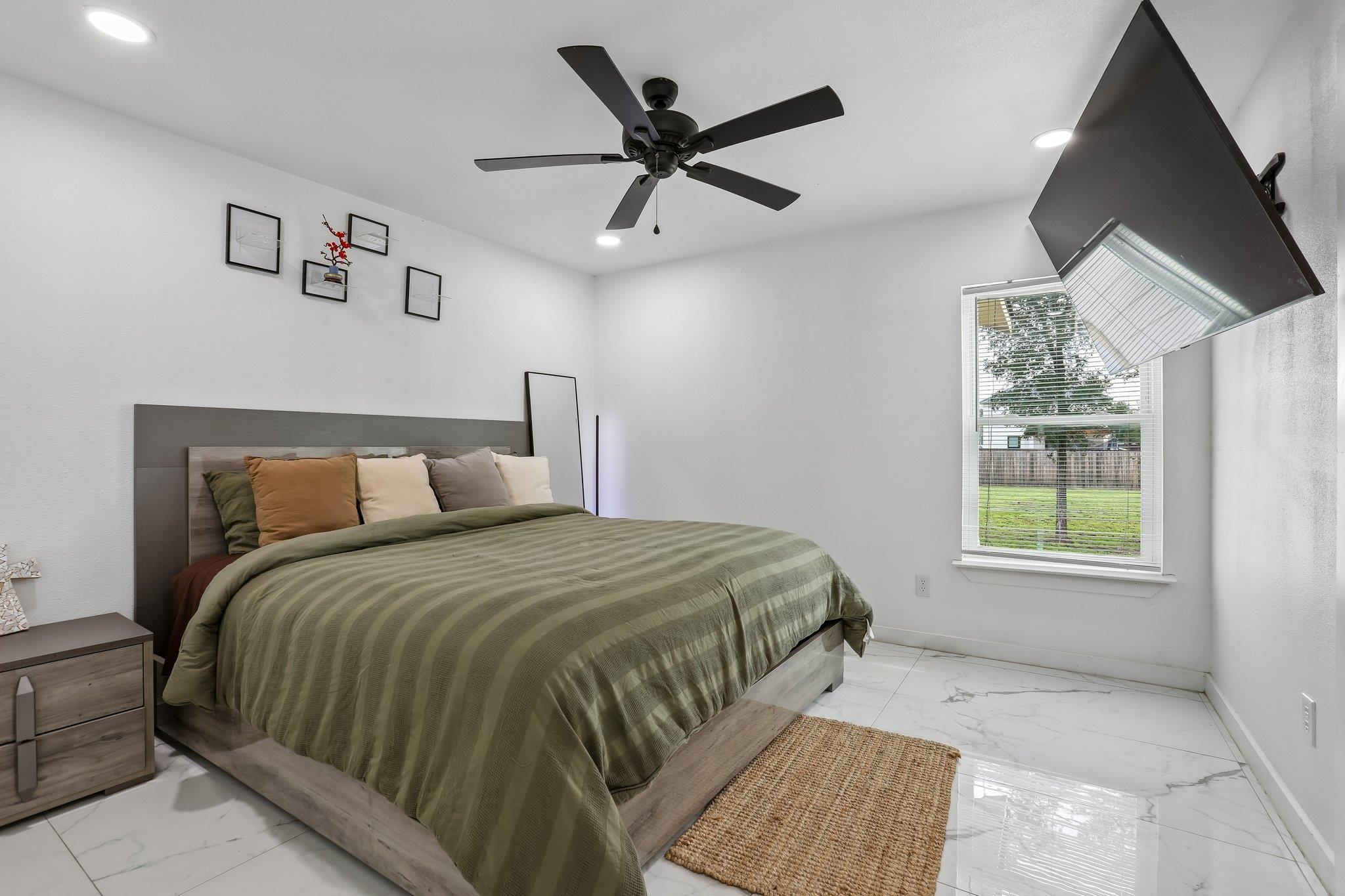 114 Jaguar St, Cedar Creek, TX 78612