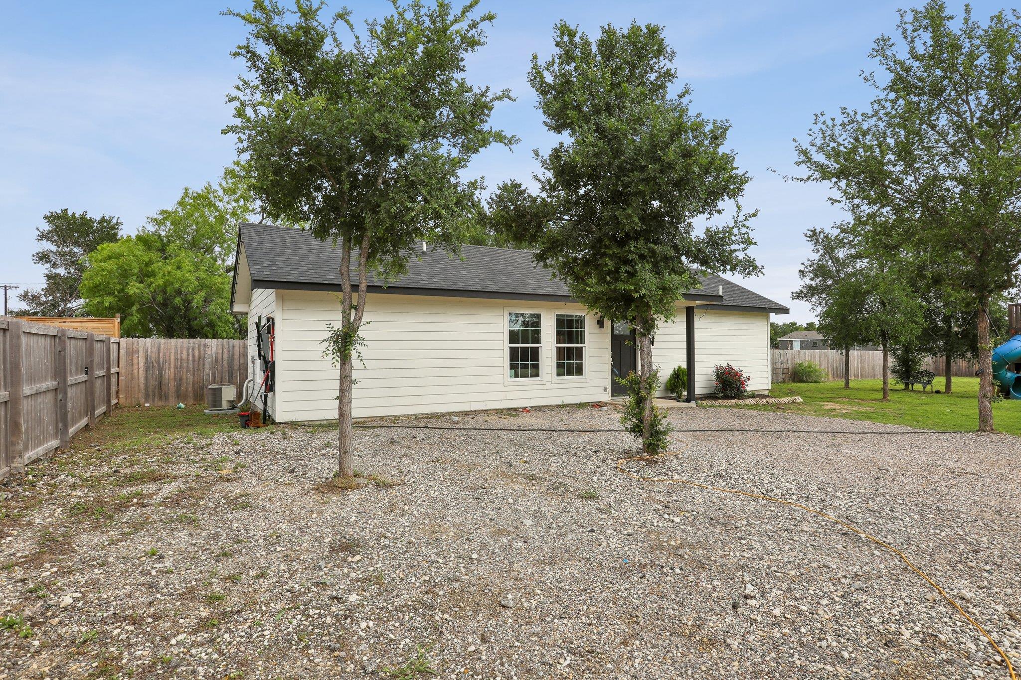 114 Jaguar St, Cedar Creek, TX 78612