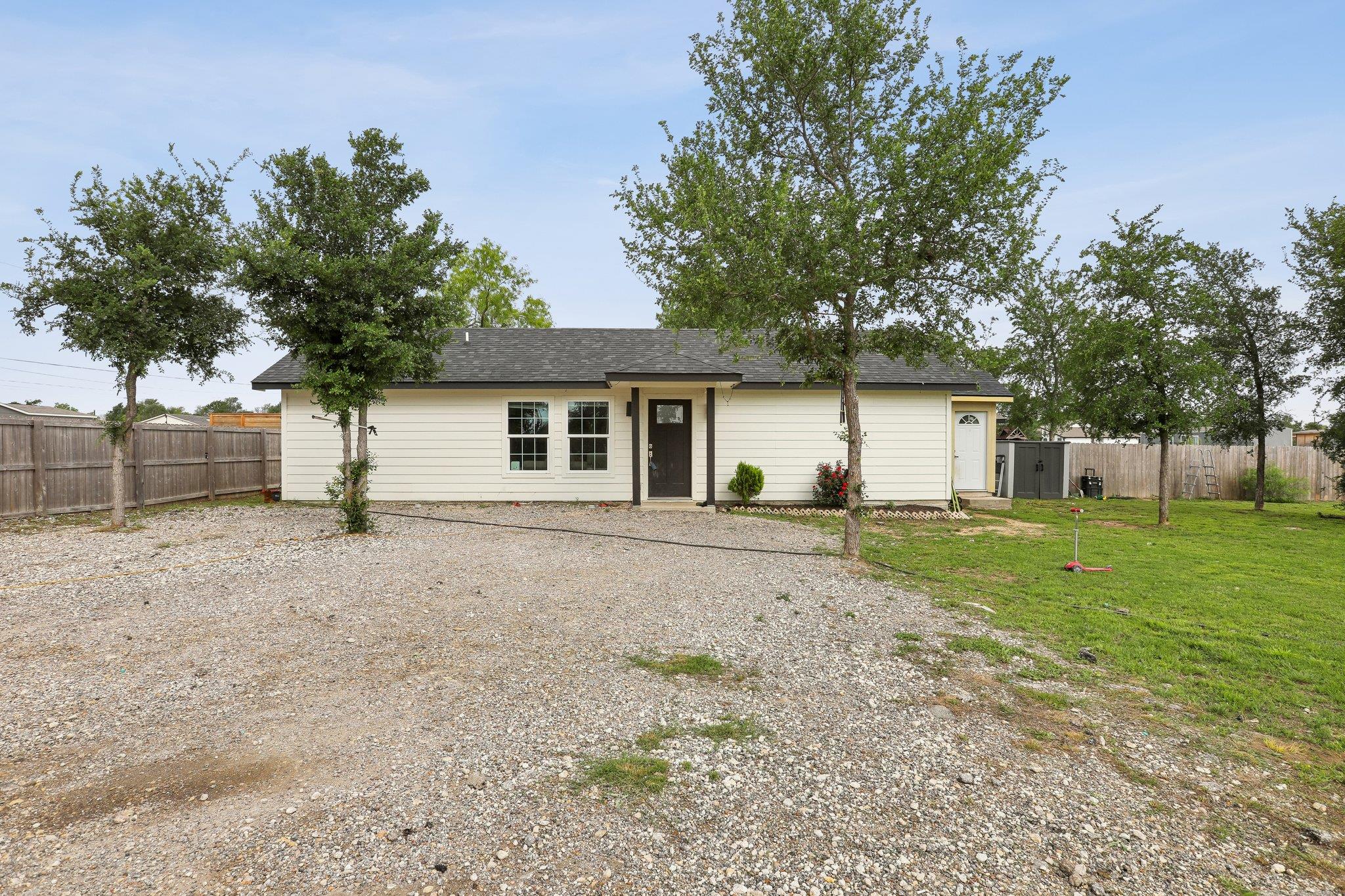 114 Jaguar St, Cedar Creek, TX 78612