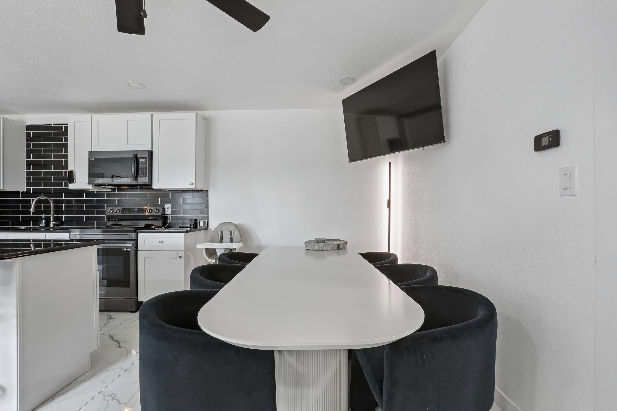 114 Jaguar St, Cedar Creek, TX 78612