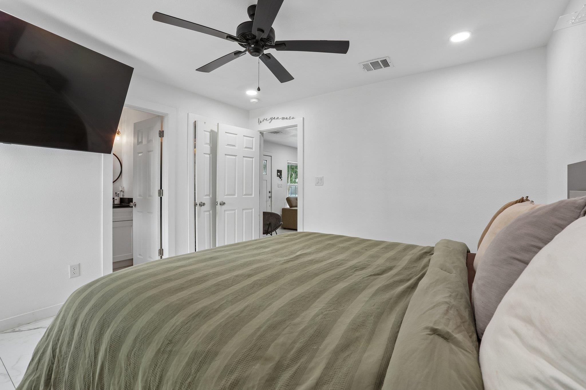 114 Jaguar St, Cedar Creek, TX 78612