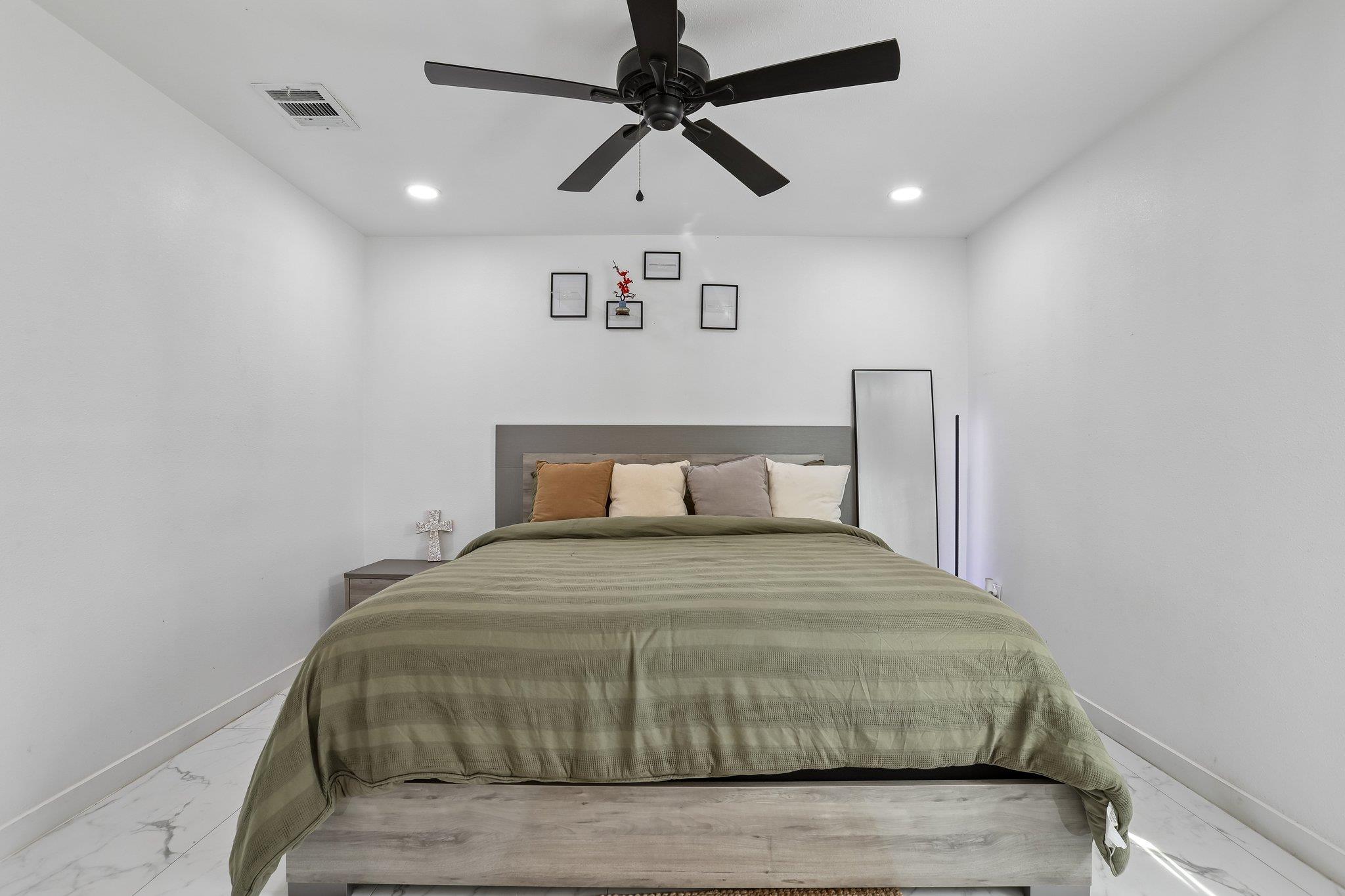 114 Jaguar St, Cedar Creek, TX 78612