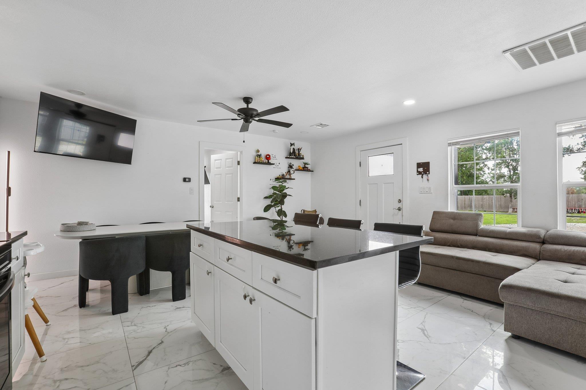 114 Jaguar St, Cedar Creek, TX 78612