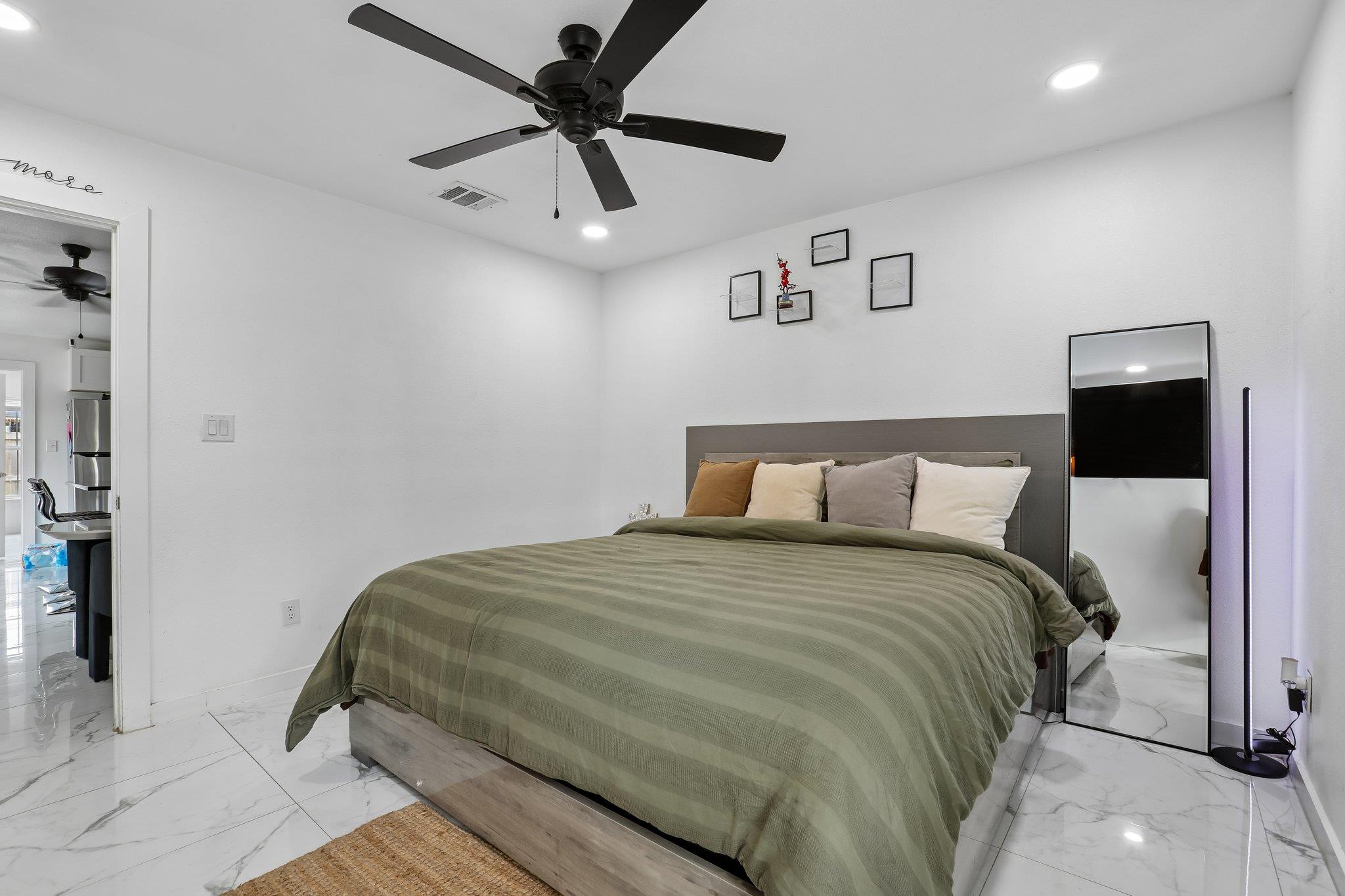 114 Jaguar St, Cedar Creek, TX 78612