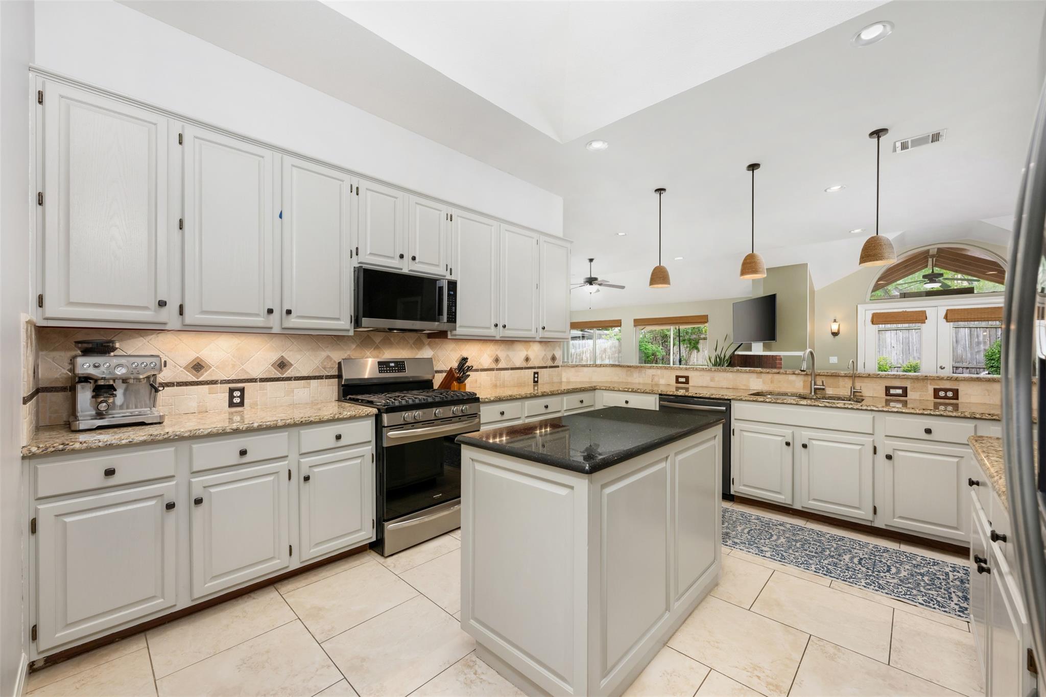 6115 Back Bay Ln, Austin, TX 78739