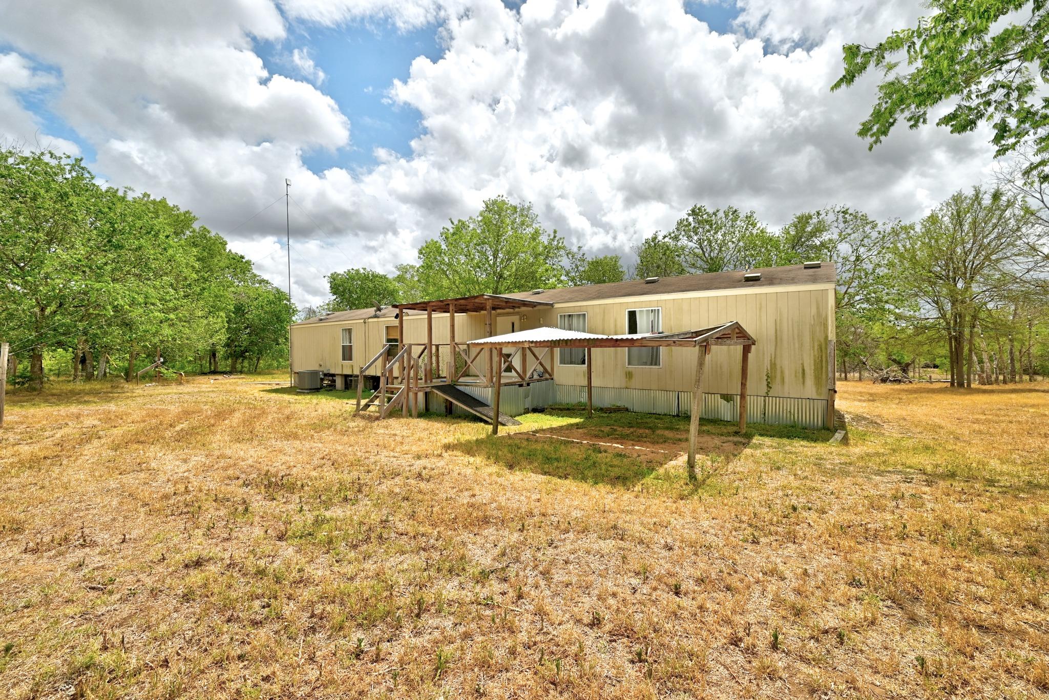 232 Sparrow Trl, Dale, TX 78616