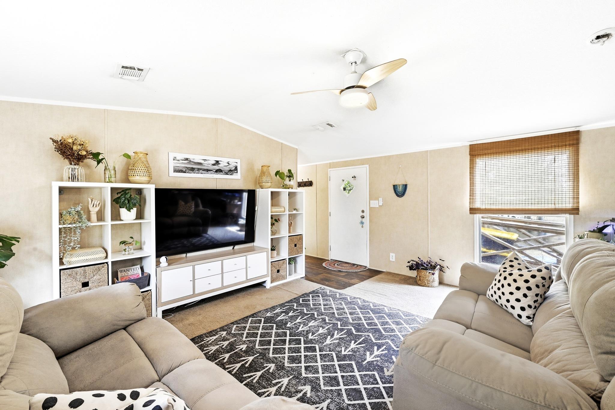 232 Sparrow Trl, Dale, TX 78616