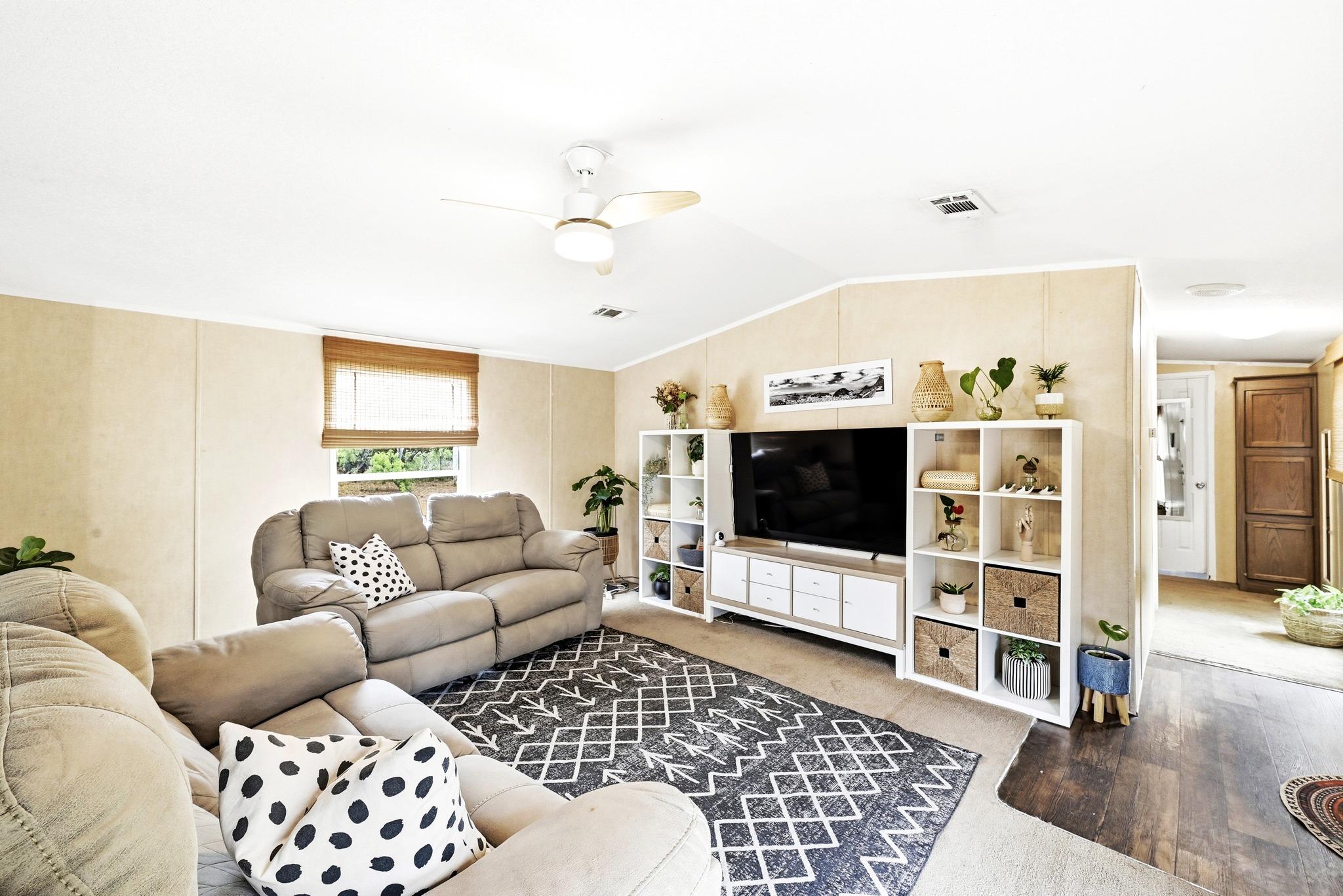 232 Sparrow Trl, Dale, TX 78616