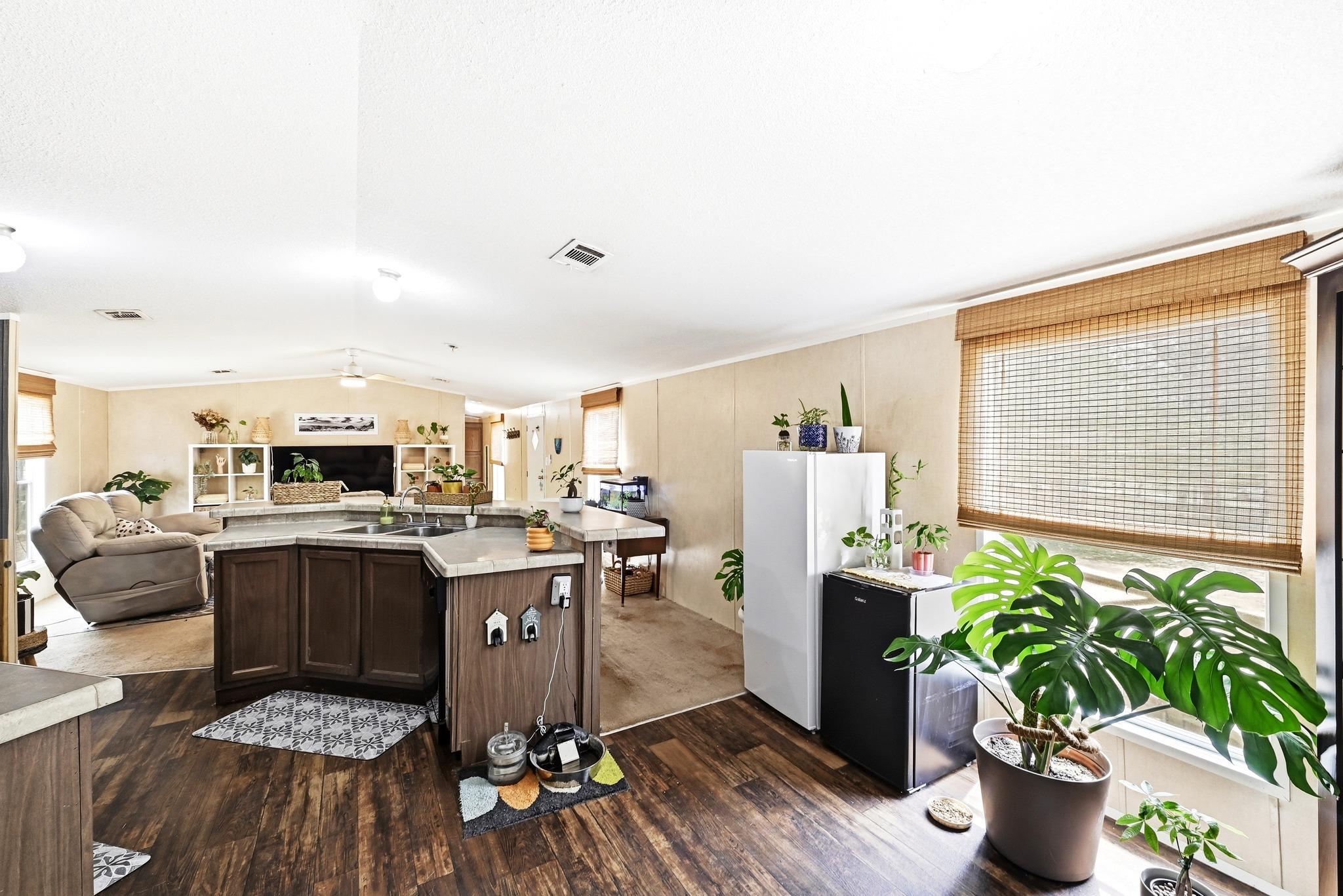 232 Sparrow Trl, Dale, TX 78616