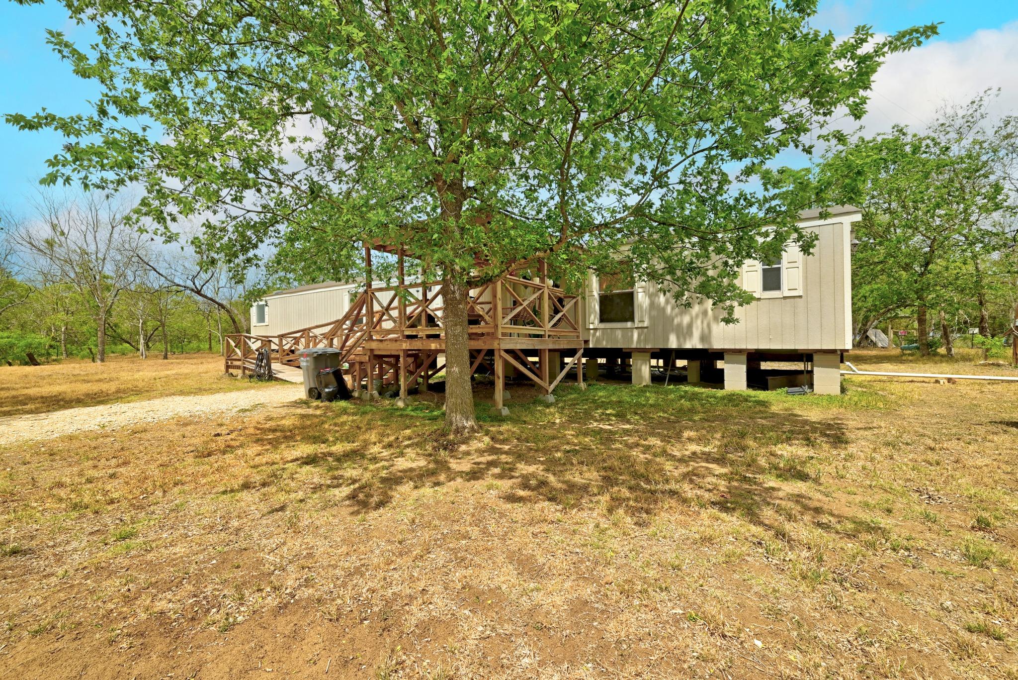 232 Sparrow Trl, Dale, TX 78616