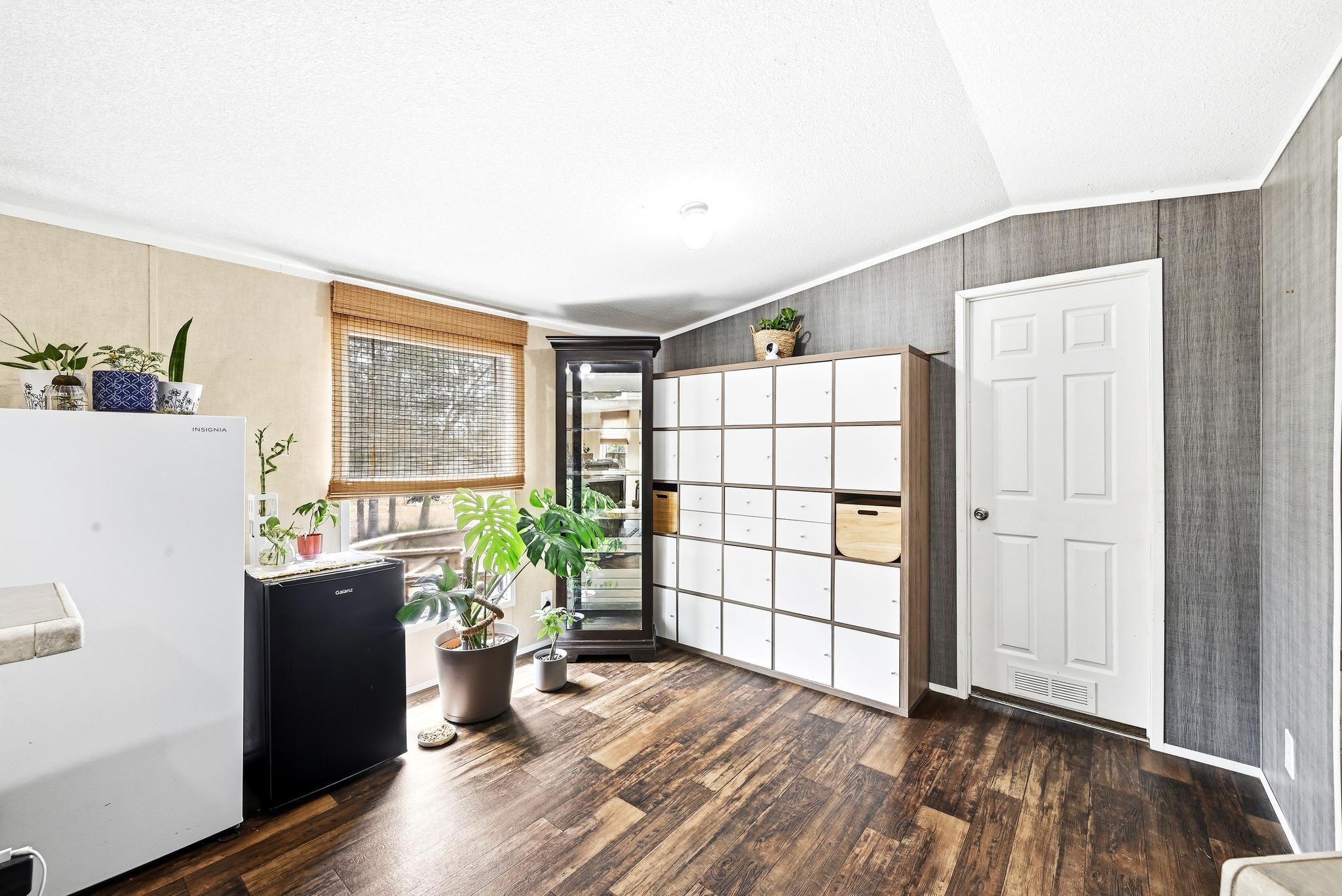 232 Sparrow Trl, Dale, TX 78616