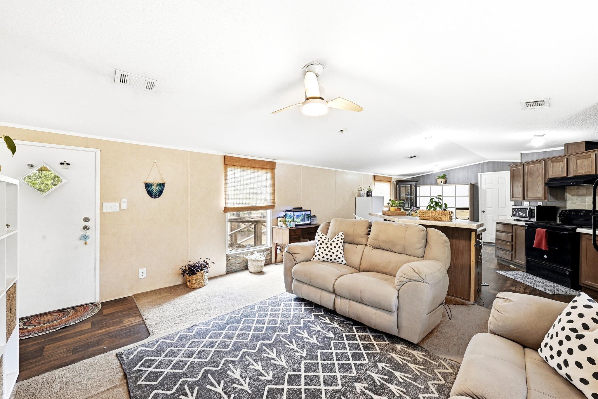 232 Sparrow Trl, Dale, TX 78616