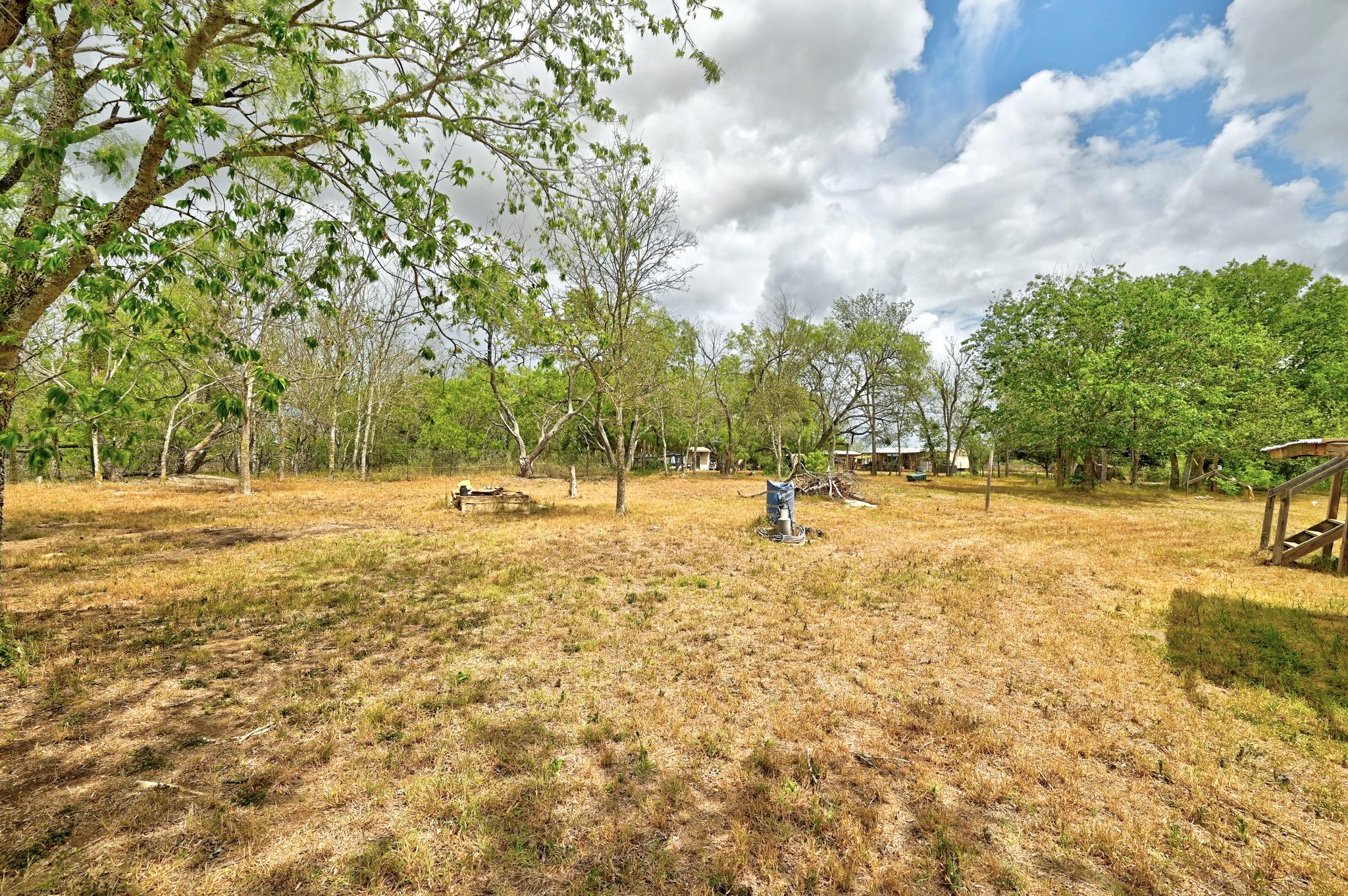 232 Sparrow Trl, Dale, TX 78616