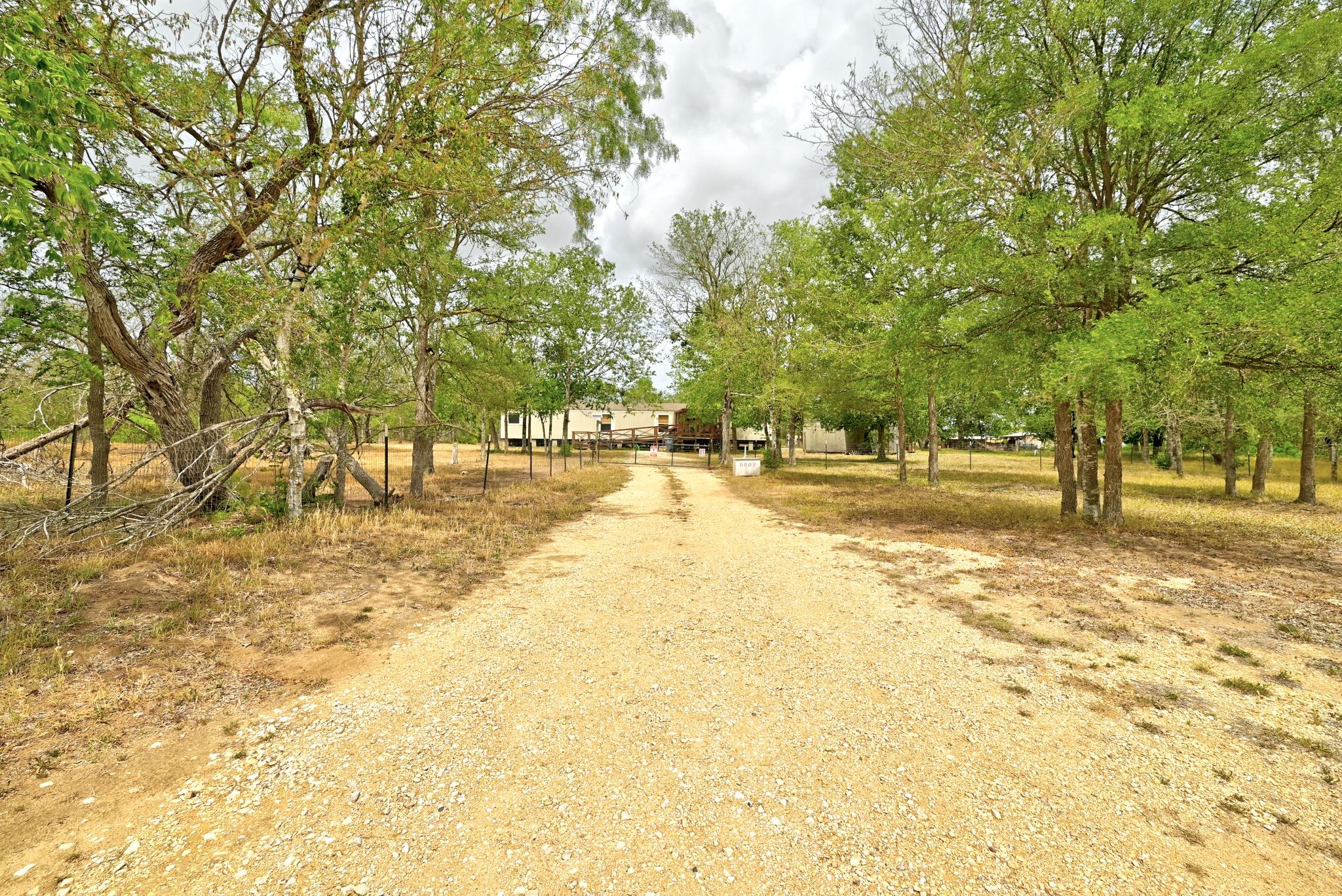 232 Sparrow Trl, Dale, TX 78616