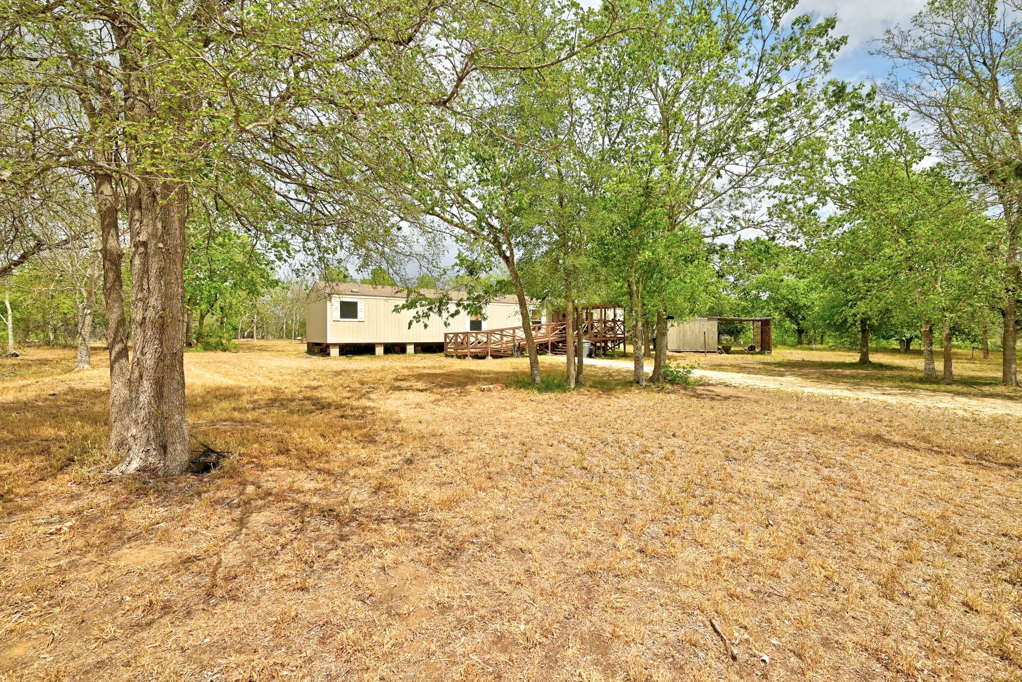 232 Sparrow Trl, Dale, TX 78616
