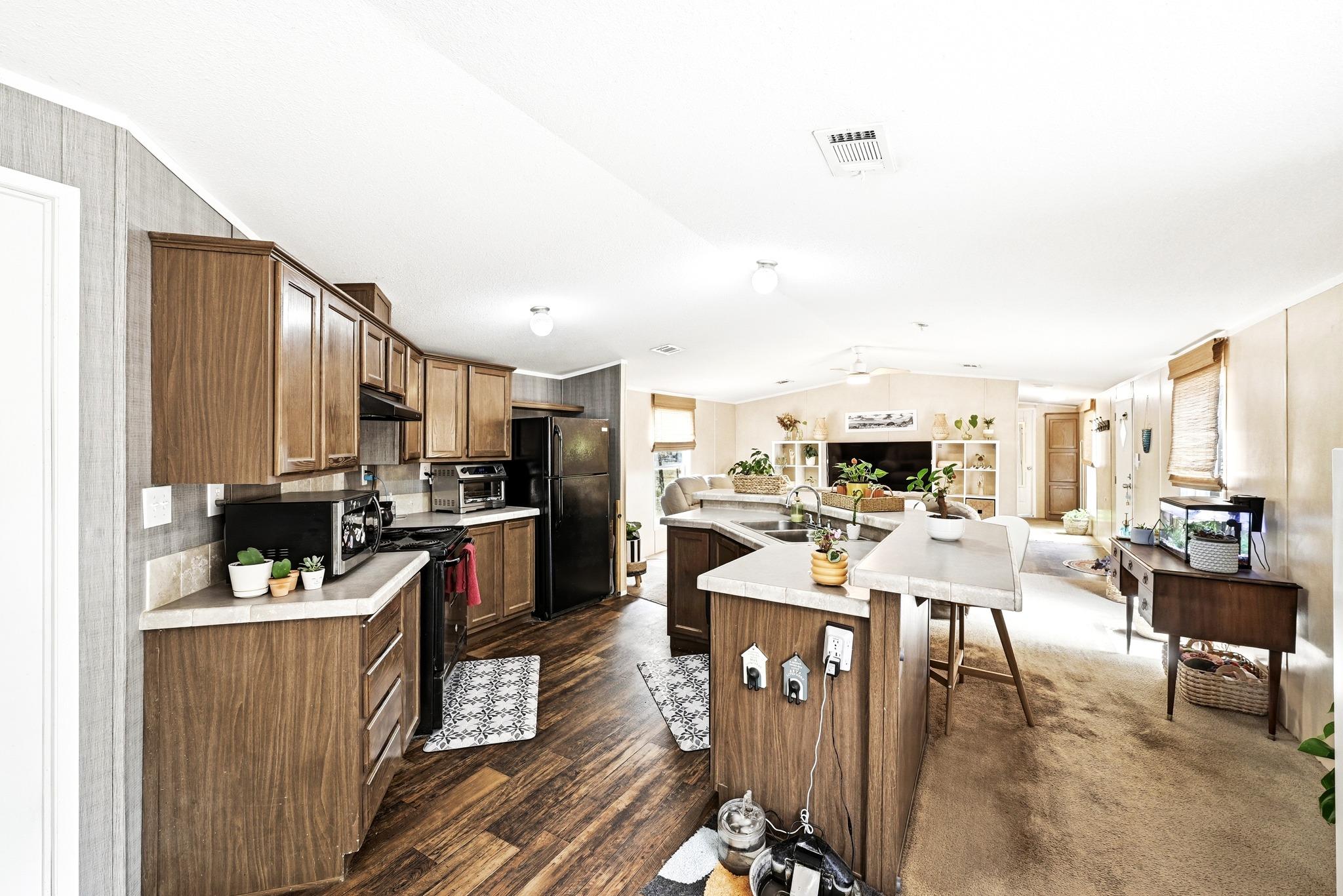 232 Sparrow Trl, Dale, TX 78616