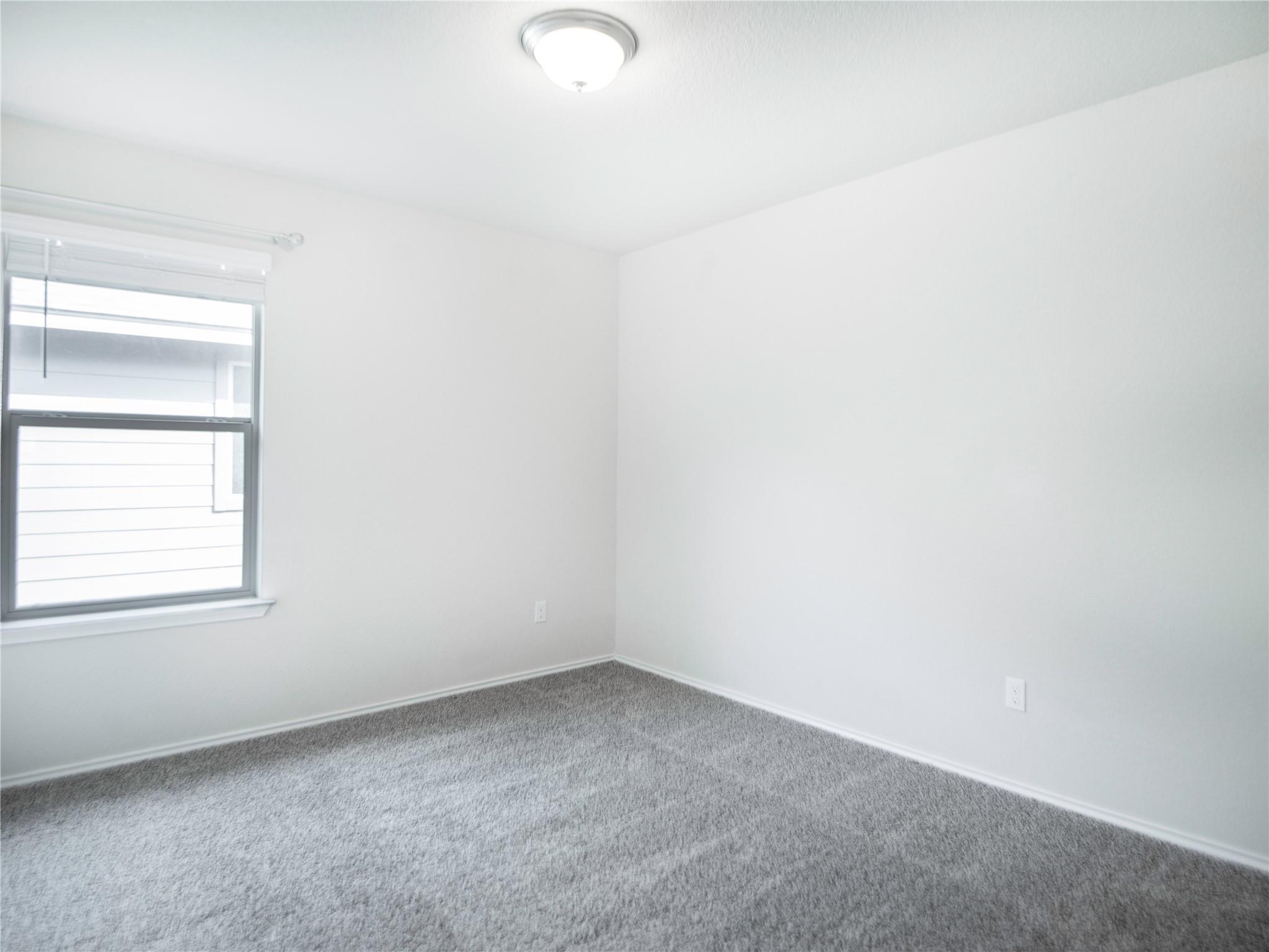 106 Reagor Dr, Taylor, TX 76574